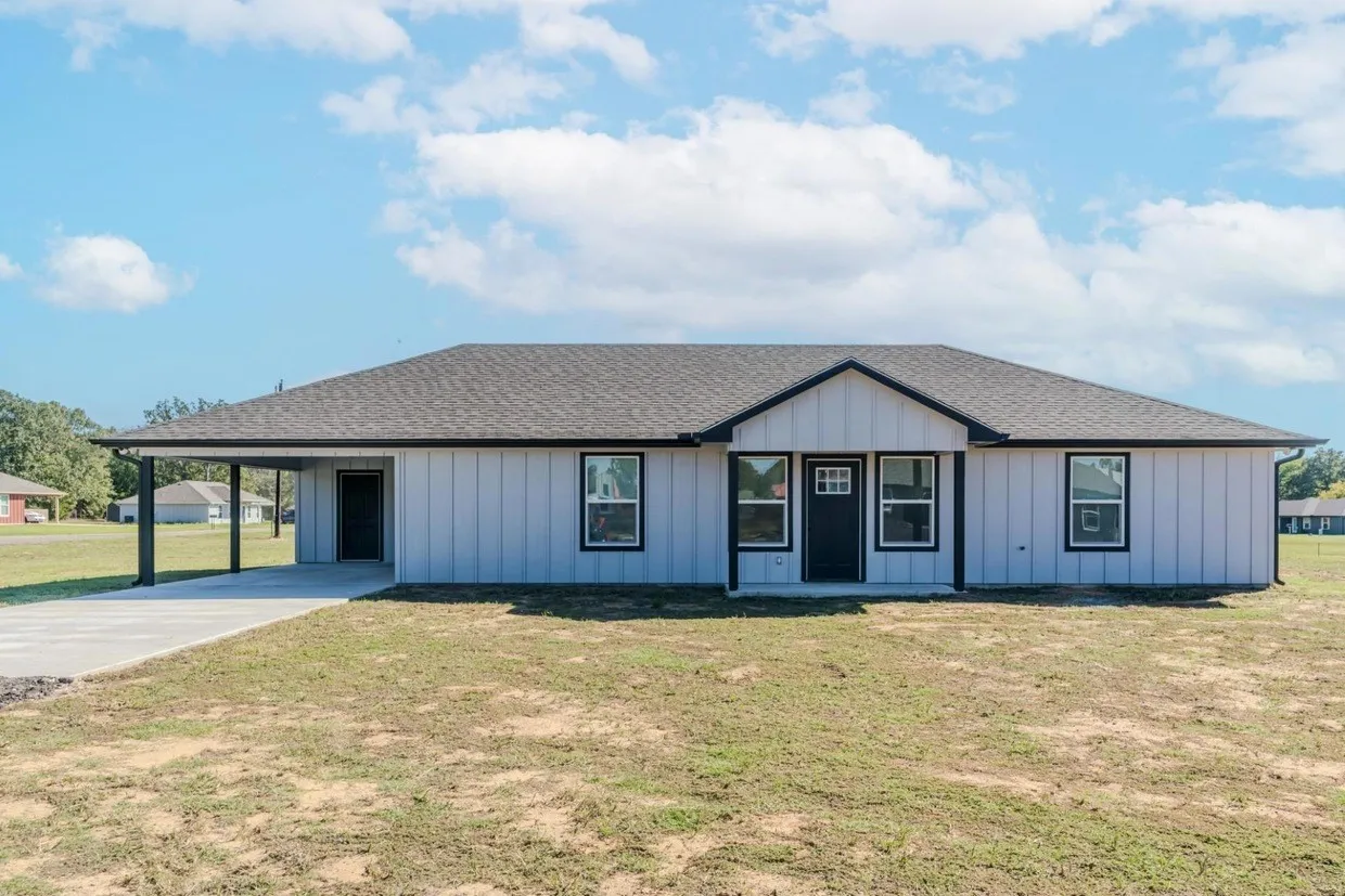 Single Family Residence For Sale in Lamar County , 23 PR 43794, Paris, Texas 75462, 3 Bedroom, 2 Bathroom, Garage spaces, 1,457 Sqft, built in 2024, mls#21319615, Real Estate Agent in Paris, Homes For Sale in Lamar county, Homes For Sale in Paris, Realtor in Paris Texas, Real Estate Brokerage Independent Realty Texas, Luminita Cordes Realtor