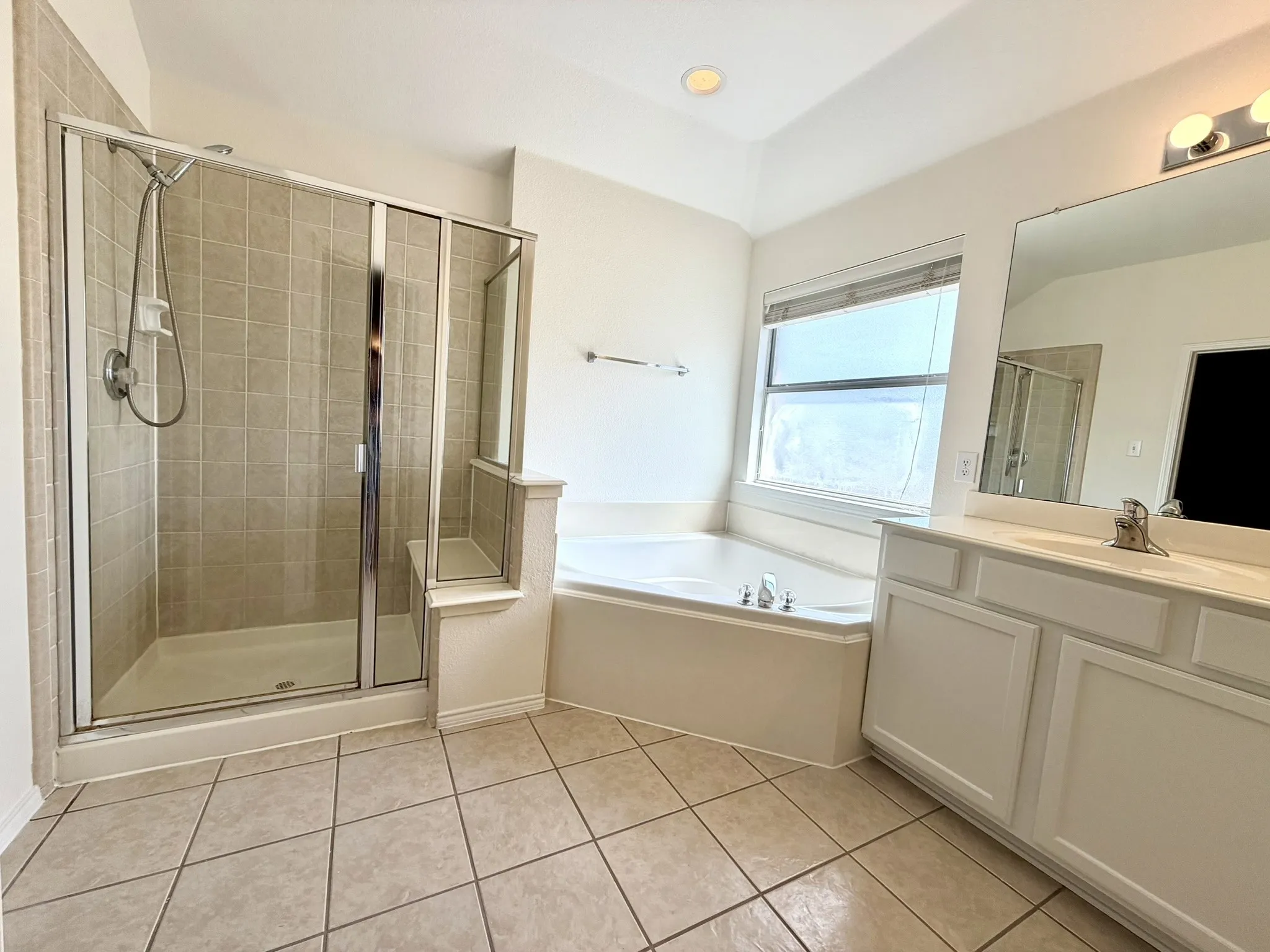 Single Family Residence For Rent in Dallas County , 516 Hawken Drive, Coppell, Texas 75019, 3 Bedroom, 3 Bathroom, 2 Garage spaces, 2,341 Sqft, built in 2001, mls#21319541, Real Estate Agent in Coppell, Homes For Rent in Dallas county, Homes For Rent in Coppell, Realtor in Coppell Texas, Real Estate Brokerage Independent Realty Texas, Luminita Cordes Realtor
