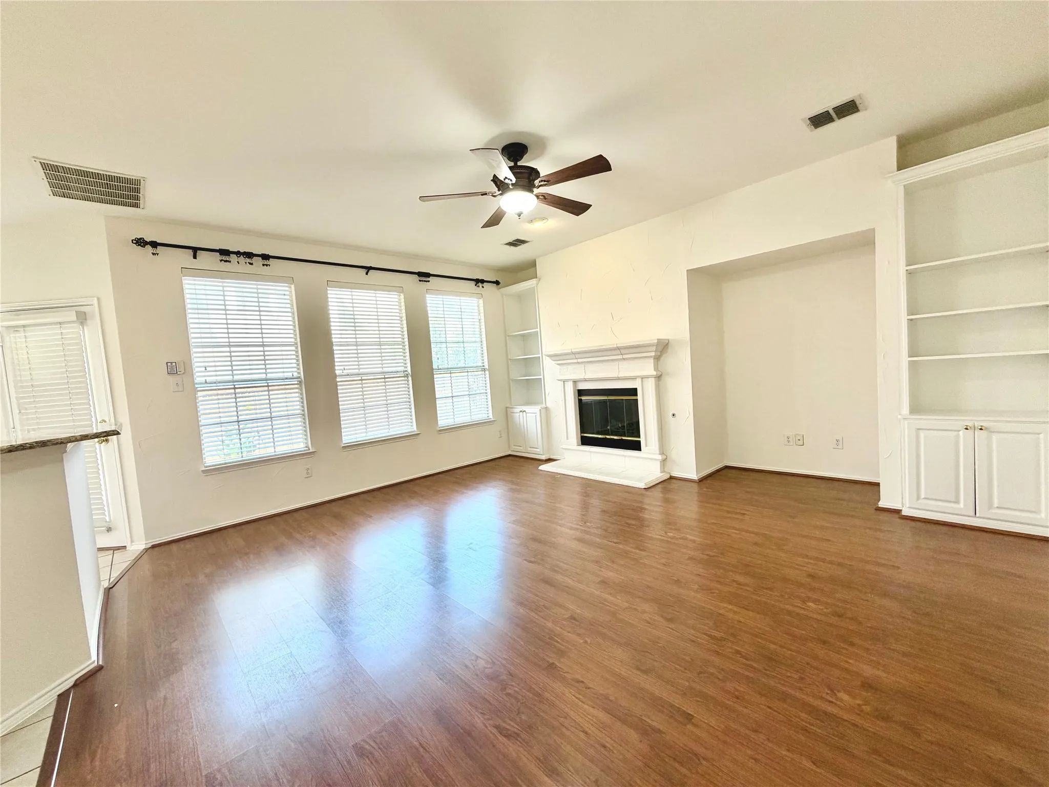 Single Family Residence For Rent in Dallas County , 516 Hawken Drive, Coppell, Texas 75019, 3 Bedroom, 3 Bathroom, 2 Garage spaces, 2,341 Sqft, built in 2001, mls#21319541, Real Estate Agent in Coppell, Homes For Rent in Dallas county, Homes For Rent in Coppell, Realtor in Coppell Texas, Real Estate Brokerage Independent Realty Texas, Luminita Cordes Realtor