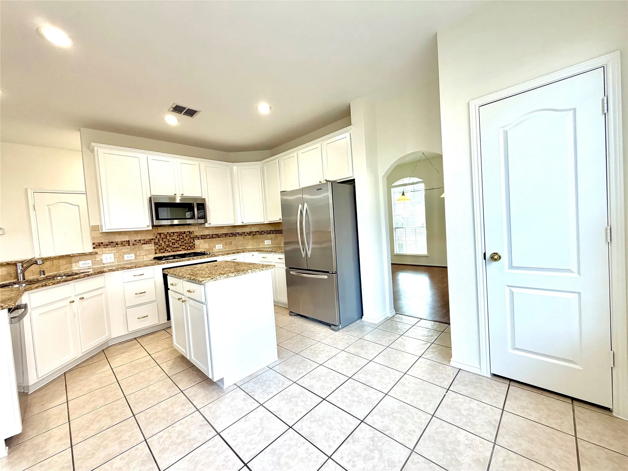 Single Family Residence For Rent in Dallas County , 516 Hawken Drive, Coppell, Texas 75019, 3 Bedroom, 3 Bathroom, 2 Garage spaces, 2,341 Sqft, built in 2001, mls#21319541, Real Estate Agent in Coppell, Homes For Rent in Dallas county, Homes For Rent in Coppell, Realtor in Coppell Texas, Real Estate Brokerage Independent Realty Texas, Luminita Cordes Realtor