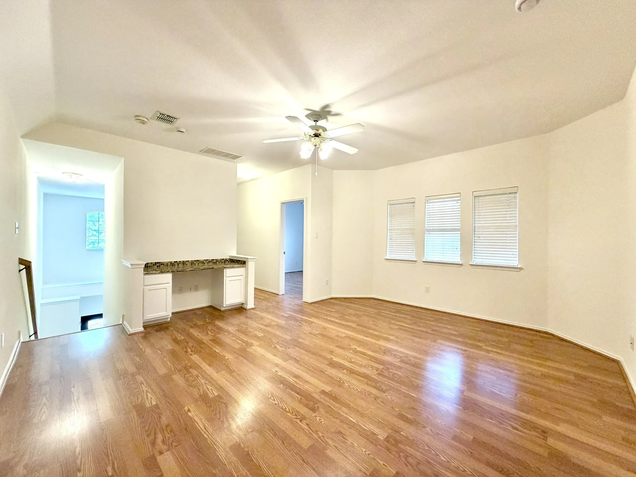 Single Family Residence For Rent in Dallas County , 516 Hawken Drive, Coppell, Texas 75019, 3 Bedroom, 3 Bathroom, 2 Garage spaces, 2,341 Sqft, built in 2001, mls#21319541, Real Estate Agent in Coppell, Homes For Rent in Dallas county, Homes For Rent in Coppell, Realtor in Coppell Texas, Real Estate Brokerage Independent Realty Texas, Luminita Cordes Realtor