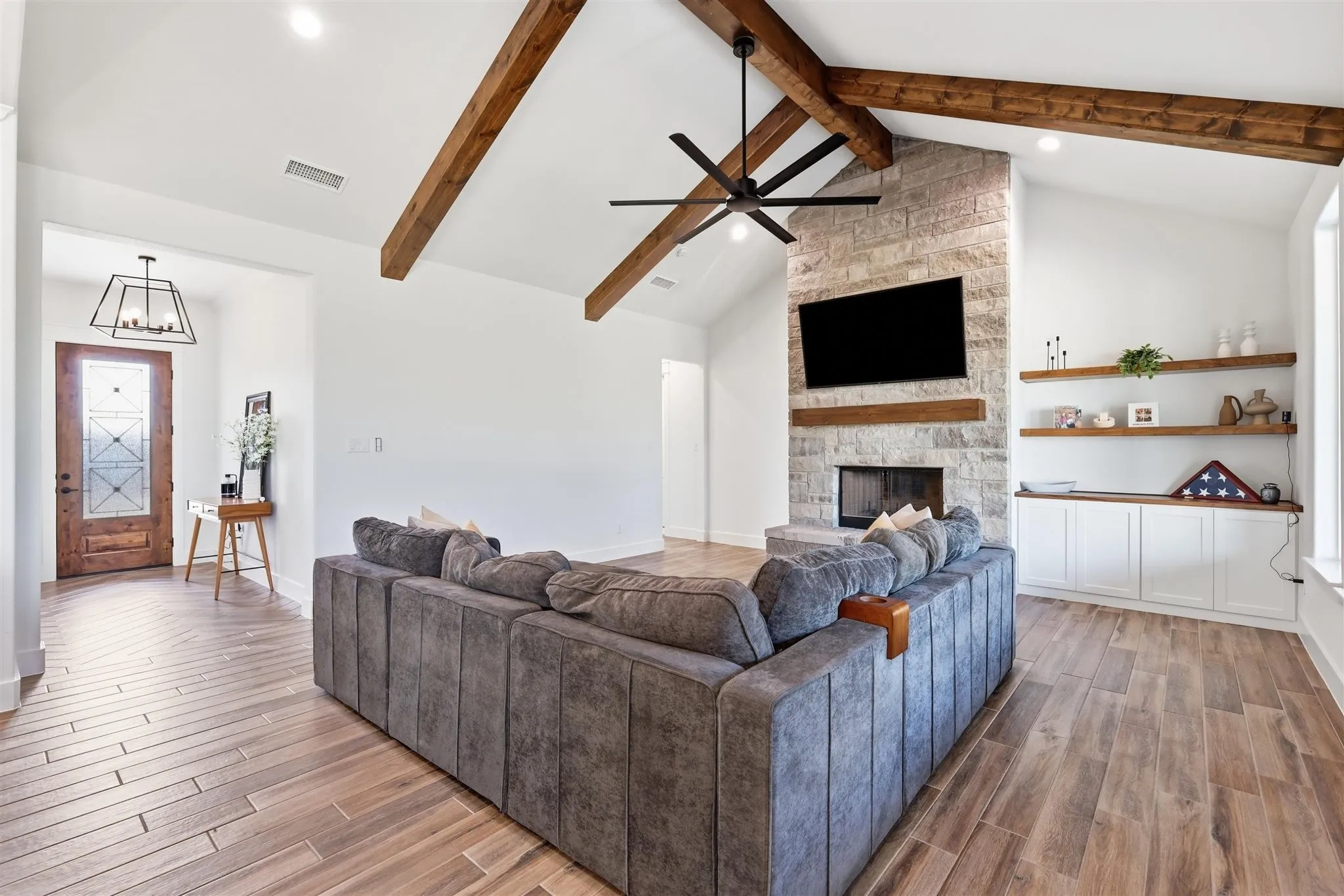 Single Family Residence For Sale in Parker County , 901 Medaris Way, Azle, Texas 76020, 3 Bedroom, 3 Bathroom, 3 Garage spaces, 2,444 Sqft, built in 2023, mls#21319290, Real Estate Agent in Azle, Homes For Sale in Parker county, Homes For Sale in Azle, Realtor in Azle Texas, Real Estate Brokerage Independent Realty Texas, Luminita Cordes Realtor