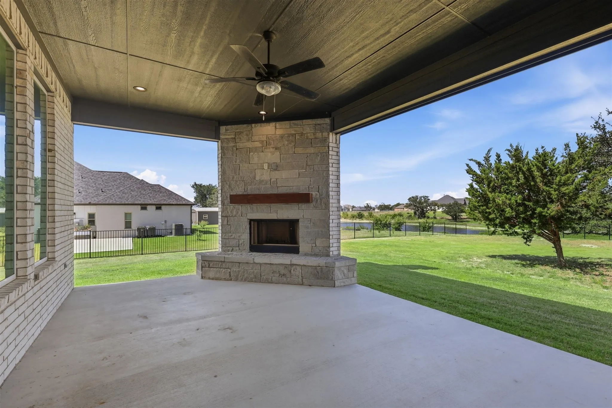 Single Family Residence For Sale in Parker County , 901 Medaris Way, Azle, Texas 76020, 3 Bedroom, 3 Bathroom, 3 Garage spaces, 2,444 Sqft, built in 2023, mls#21319290, Real Estate Agent in Azle, Homes For Sale in Parker county, Homes For Sale in Azle, Realtor in Azle Texas, Real Estate Brokerage Independent Realty Texas, Luminita Cordes Realtor