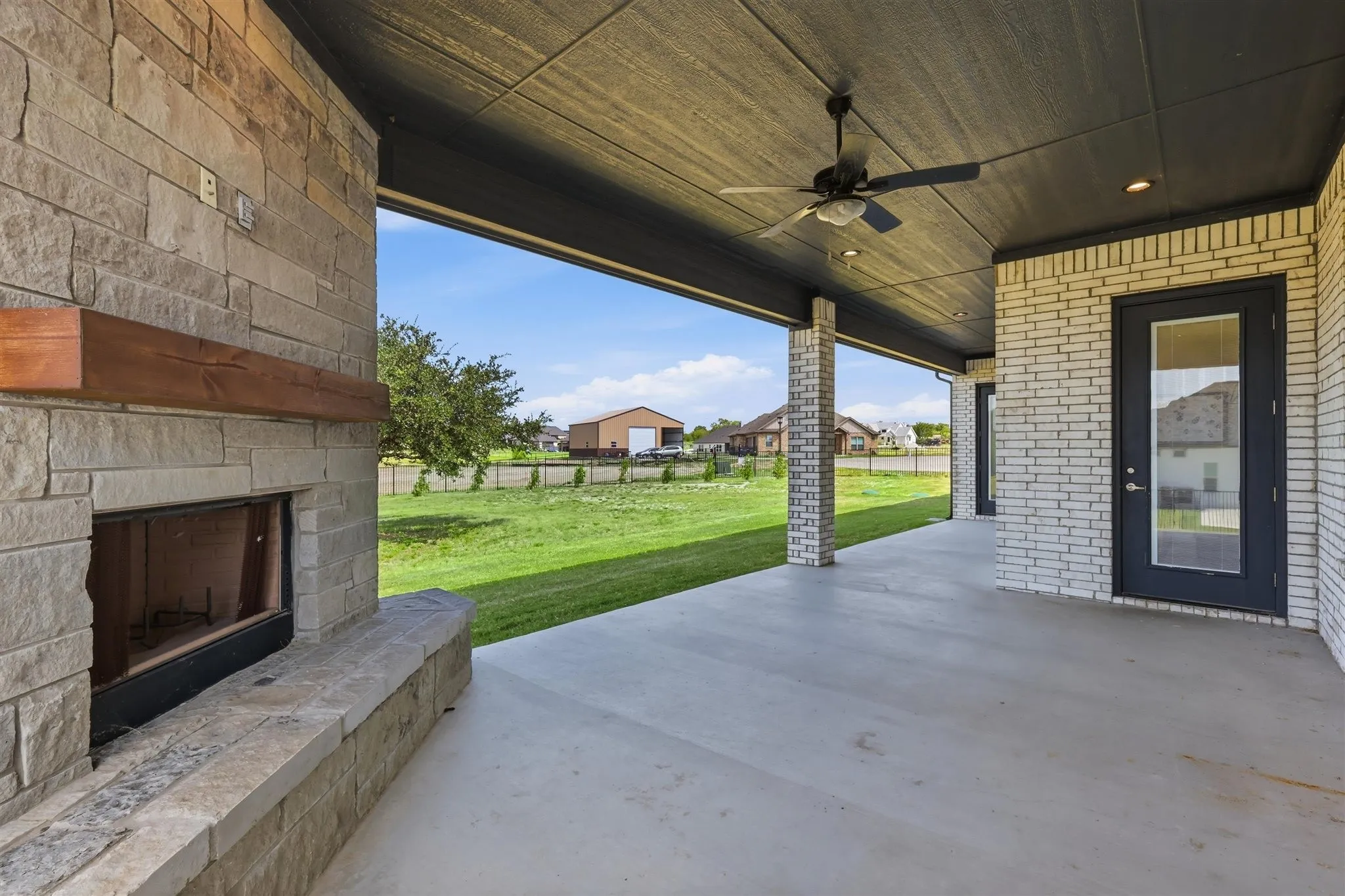 Single Family Residence For Sale in Parker County , 901 Medaris Way, Azle, Texas 76020, 3 Bedroom, 3 Bathroom, 3 Garage spaces, 2,444 Sqft, built in 2023, mls#21319290, Real Estate Agent in Azle, Homes For Sale in Parker county, Homes For Sale in Azle, Realtor in Azle Texas, Real Estate Brokerage Independent Realty Texas, Luminita Cordes Realtor