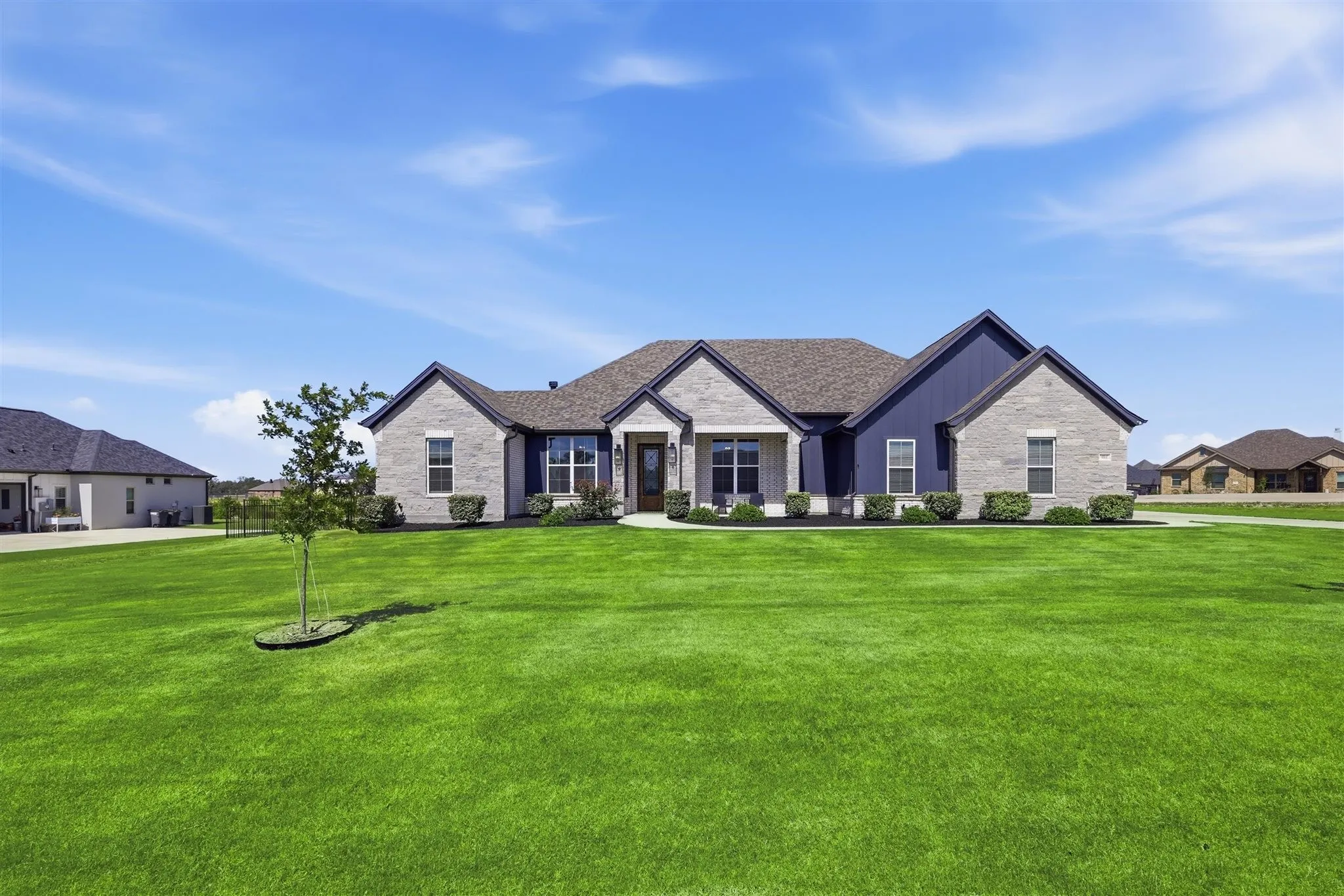 Single Family Residence For Sale in Parker County , 901 Medaris Way, Azle, Texas 76020, 3 Bedroom, 3 Bathroom, 3 Garage spaces, 2,444 Sqft, built in 2023, mls#21319290, Real Estate Agent in Azle, Homes For Sale in Parker county, Homes For Sale in Azle, Realtor in Azle Texas, Real Estate Brokerage Independent Realty Texas, Luminita Cordes Realtor