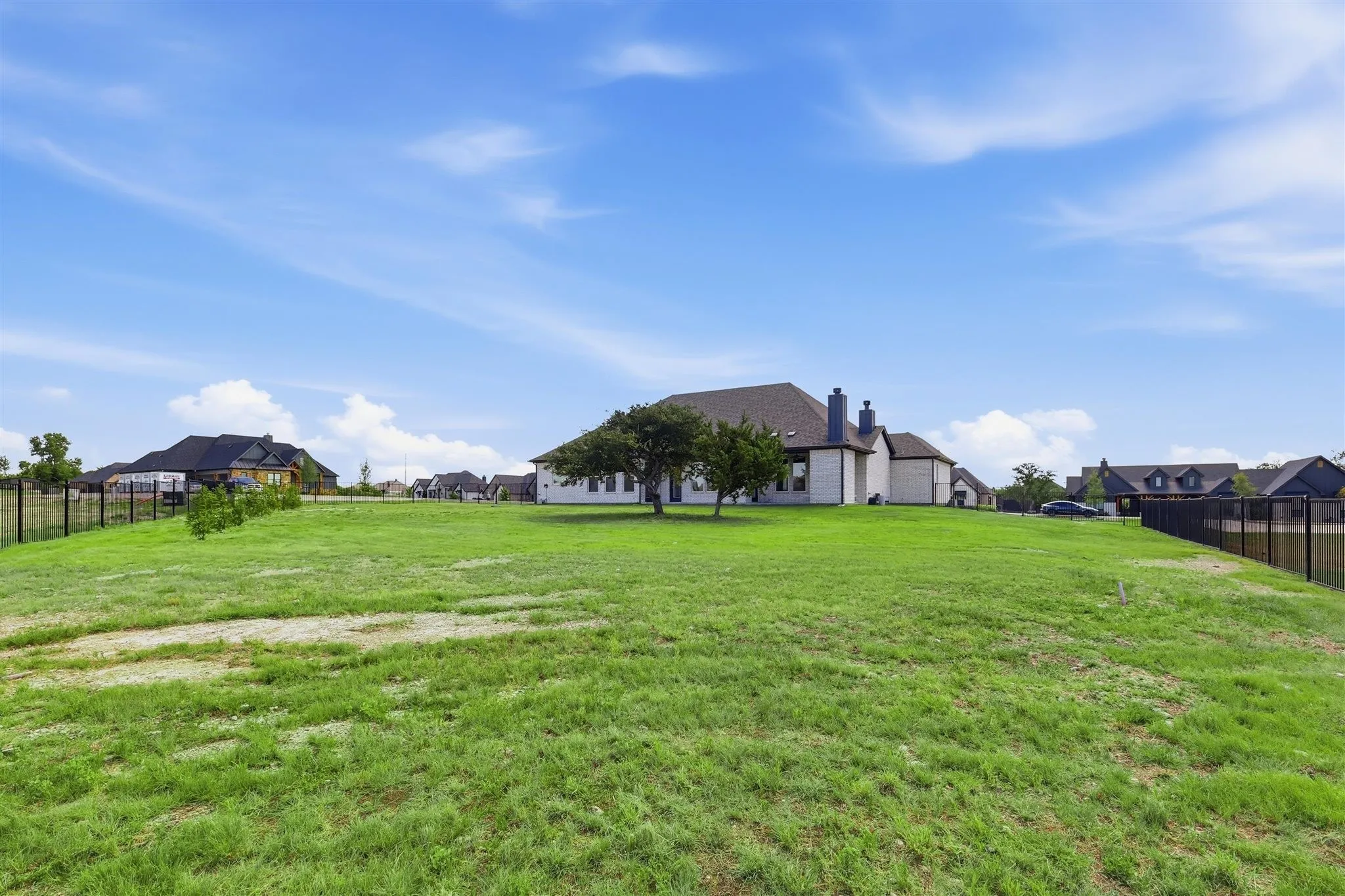 Single Family Residence For Sale in Parker County , 901 Medaris Way, Azle, Texas 76020, 3 Bedroom, 3 Bathroom, 3 Garage spaces, 2,444 Sqft, built in 2023, mls#21319290, Real Estate Agent in Azle, Homes For Sale in Parker county, Homes For Sale in Azle, Realtor in Azle Texas, Real Estate Brokerage Independent Realty Texas, Luminita Cordes Realtor