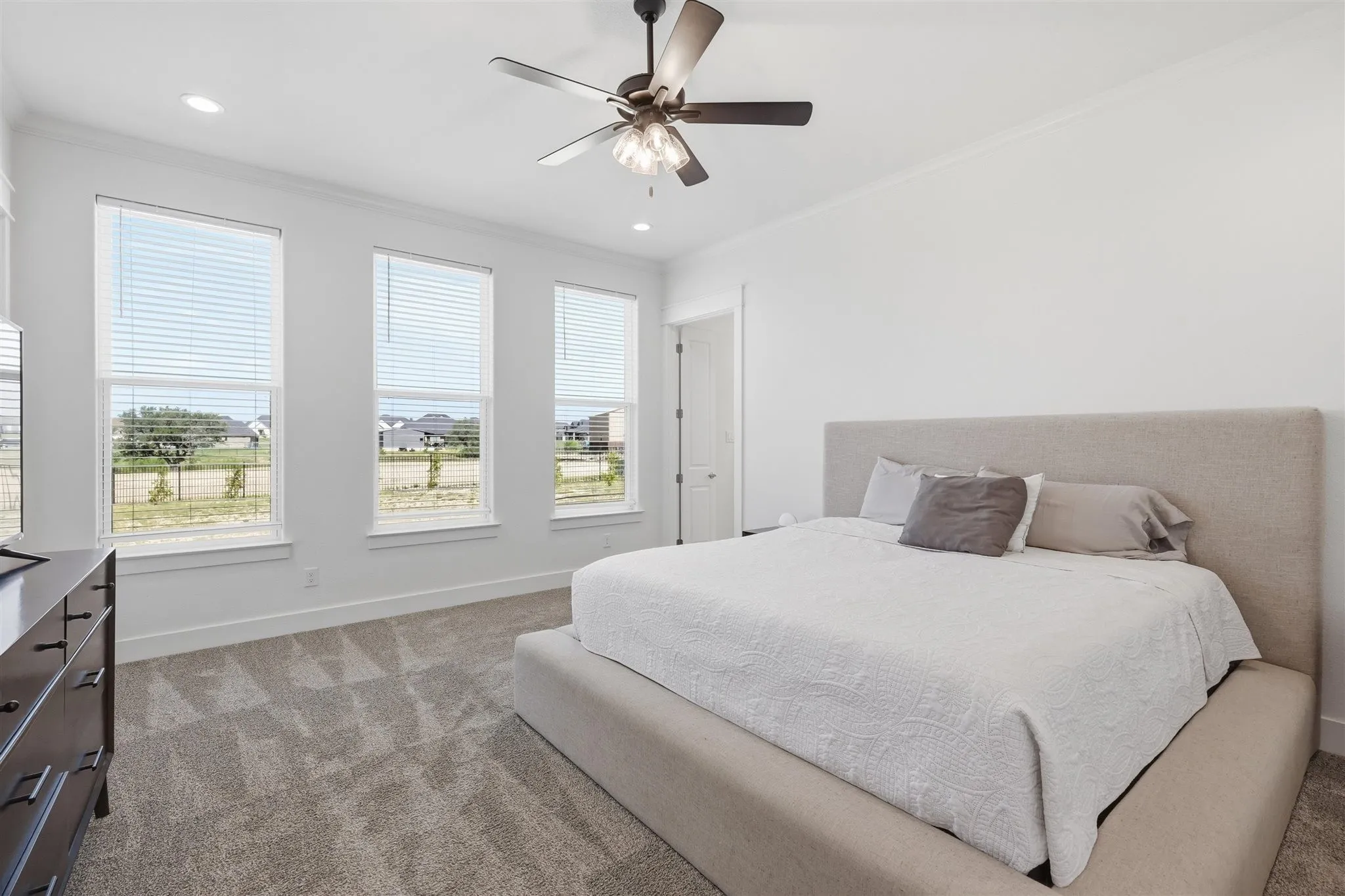Single Family Residence For Sale in Parker County , 901 Medaris Way, Azle, Texas 76020, 3 Bedroom, 3 Bathroom, 3 Garage spaces, 2,444 Sqft, built in 2023, mls#21319290, Real Estate Agent in Azle, Homes For Sale in Parker county, Homes For Sale in Azle, Realtor in Azle Texas, Real Estate Brokerage Independent Realty Texas, Luminita Cordes Realtor