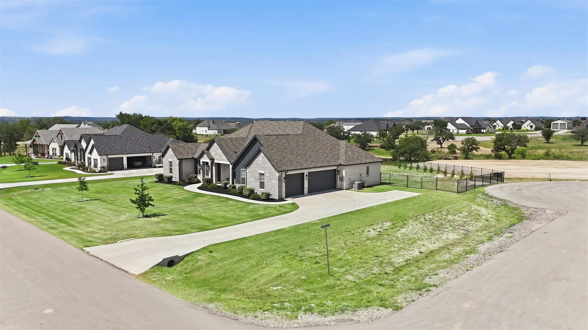 Single Family Residence For Sale in Parker County , 901 Medaris Way, Azle, Texas 76020, 3 Bedroom, 3 Bathroom, 3 Garage spaces, 2,444 Sqft, built in 2023, mls#21319290, Real Estate Agent in Azle, Homes For Sale in Parker county, Homes For Sale in Azle, Realtor in Azle Texas, Real Estate Brokerage Independent Realty Texas, Luminita Cordes Realtor