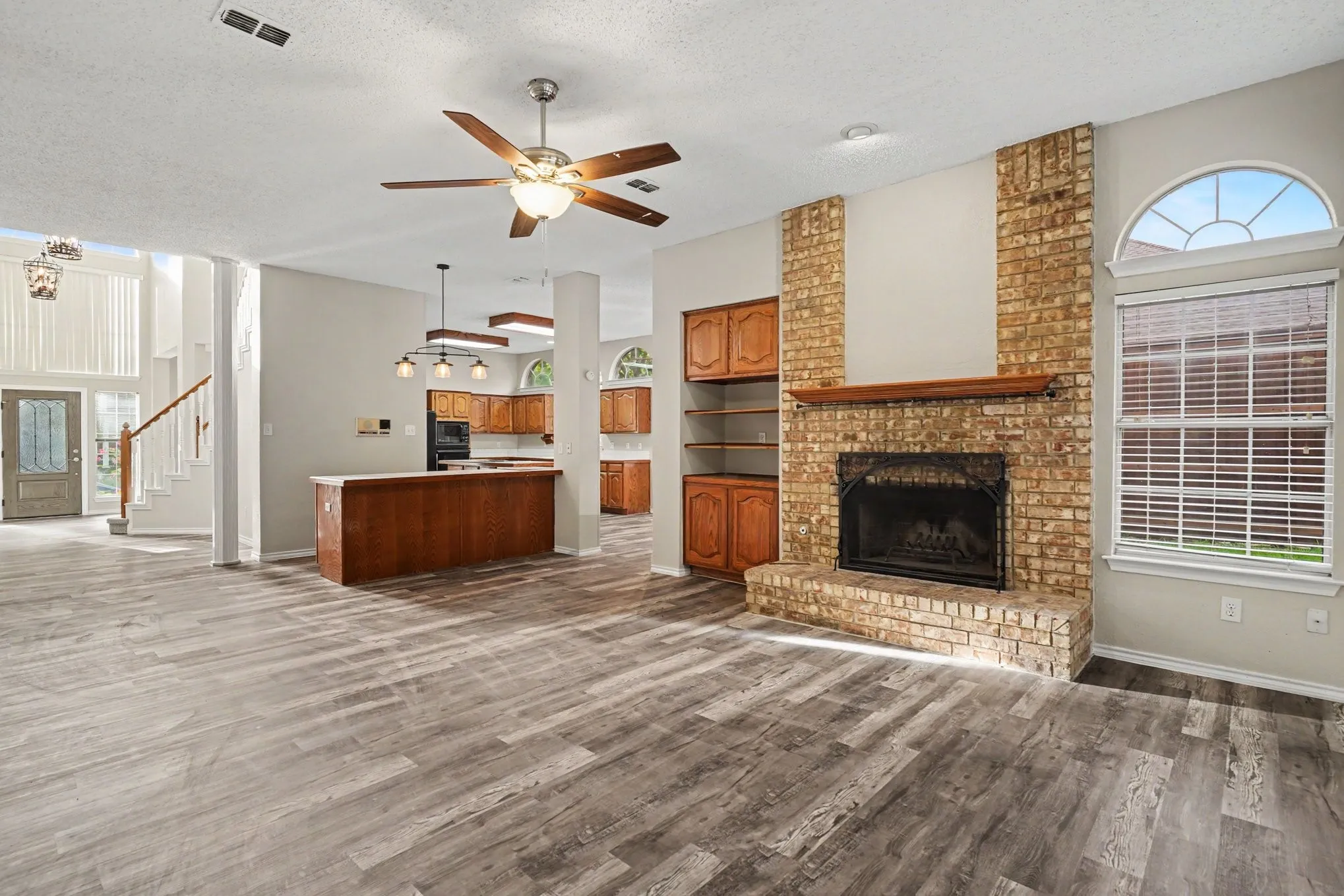 Single Family Residence For Sale in Tarrant County , 8017 Arlie Lane, North Richland Hills, Texas 76182, 4 Bedroom, 4 Bathroom, 2 Garage spaces, 3,674 Sqft, built in 1991, mls#21318922, Real Estate Agent in North Richland Hills, Homes For Sale in Tarrant county, Homes For Sale in North Richland Hills, Realtor in North Richland Hills Texas, Real Estate Brokerage Independent Realty Texas, Luminita Cordes Realtor