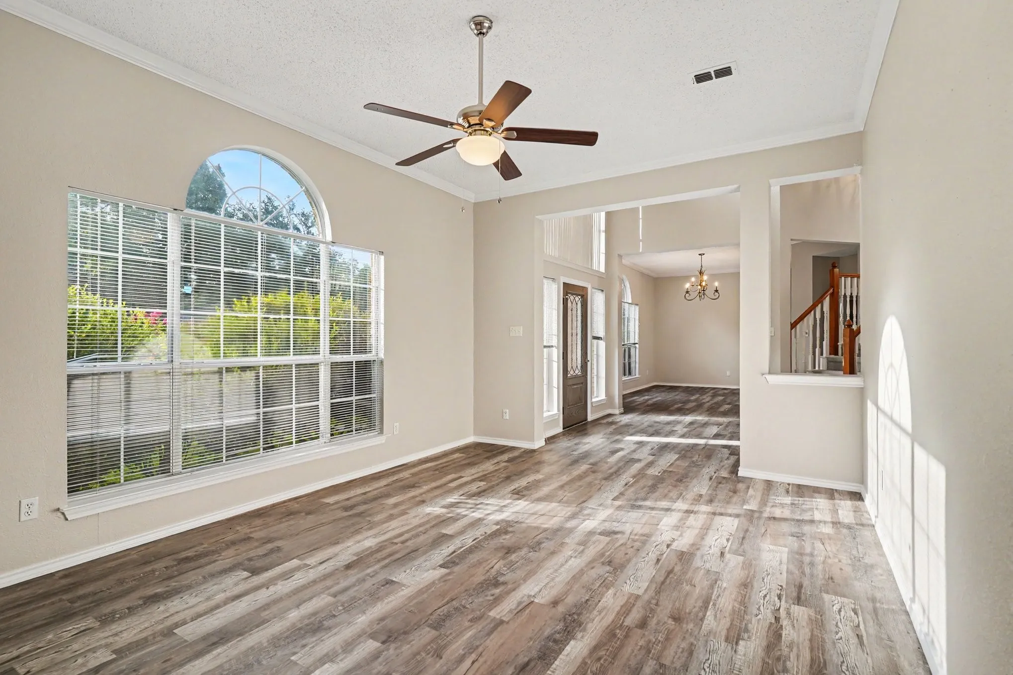 Single Family Residence For Sale in Tarrant County , 8017 Arlie Lane, North Richland Hills, Texas 76182, 4 Bedroom, 4 Bathroom, 2 Garage spaces, 3,674 Sqft, built in 1991, mls#21318922, Real Estate Agent in North Richland Hills, Homes For Sale in Tarrant county, Homes For Sale in North Richland Hills, Realtor in North Richland Hills Texas, Real Estate Brokerage Independent Realty Texas, Luminita Cordes Realtor