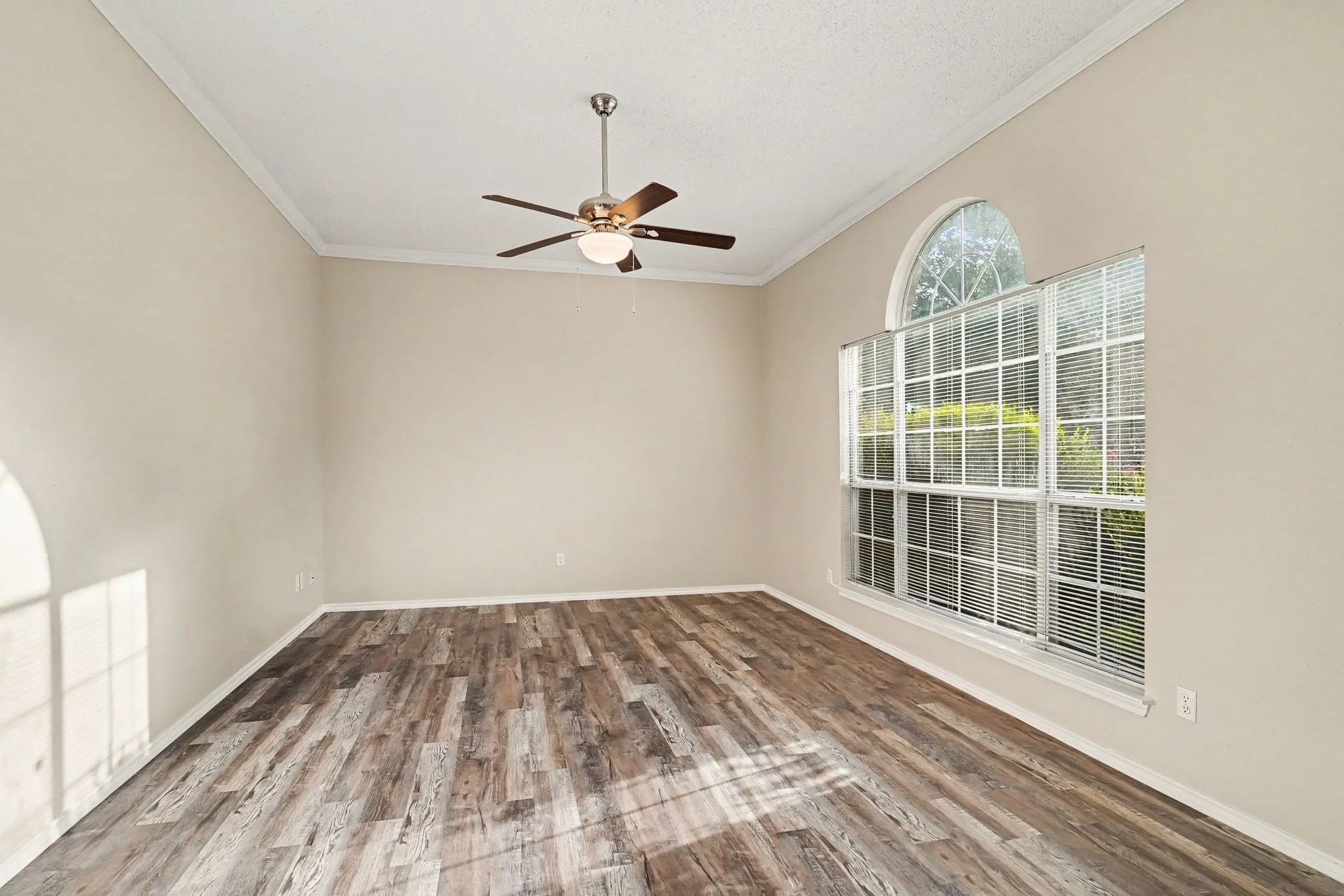 Single Family Residence For Sale in Tarrant County , 8017 Arlie Lane, North Richland Hills, Texas 76182, 4 Bedroom, 4 Bathroom, 2 Garage spaces, 3,674 Sqft, built in 1991, mls#21318922, Real Estate Agent in North Richland Hills, Homes For Sale in Tarrant county, Homes For Sale in North Richland Hills, Realtor in North Richland Hills Texas, Real Estate Brokerage Independent Realty Texas, Luminita Cordes Realtor