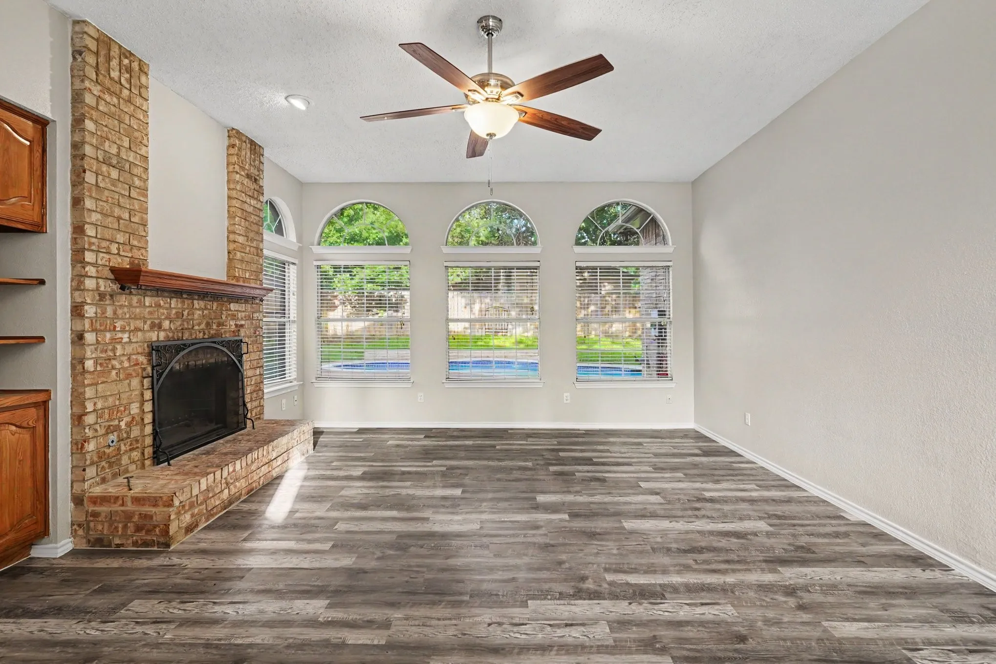 Single Family Residence For Sale in Tarrant County , 8017 Arlie Lane, North Richland Hills, Texas 76182, 4 Bedroom, 4 Bathroom, 2 Garage spaces, 3,674 Sqft, built in 1991, mls#21318922, Real Estate Agent in North Richland Hills, Homes For Sale in Tarrant county, Homes For Sale in North Richland Hills, Realtor in North Richland Hills Texas, Real Estate Brokerage Independent Realty Texas, Luminita Cordes Realtor