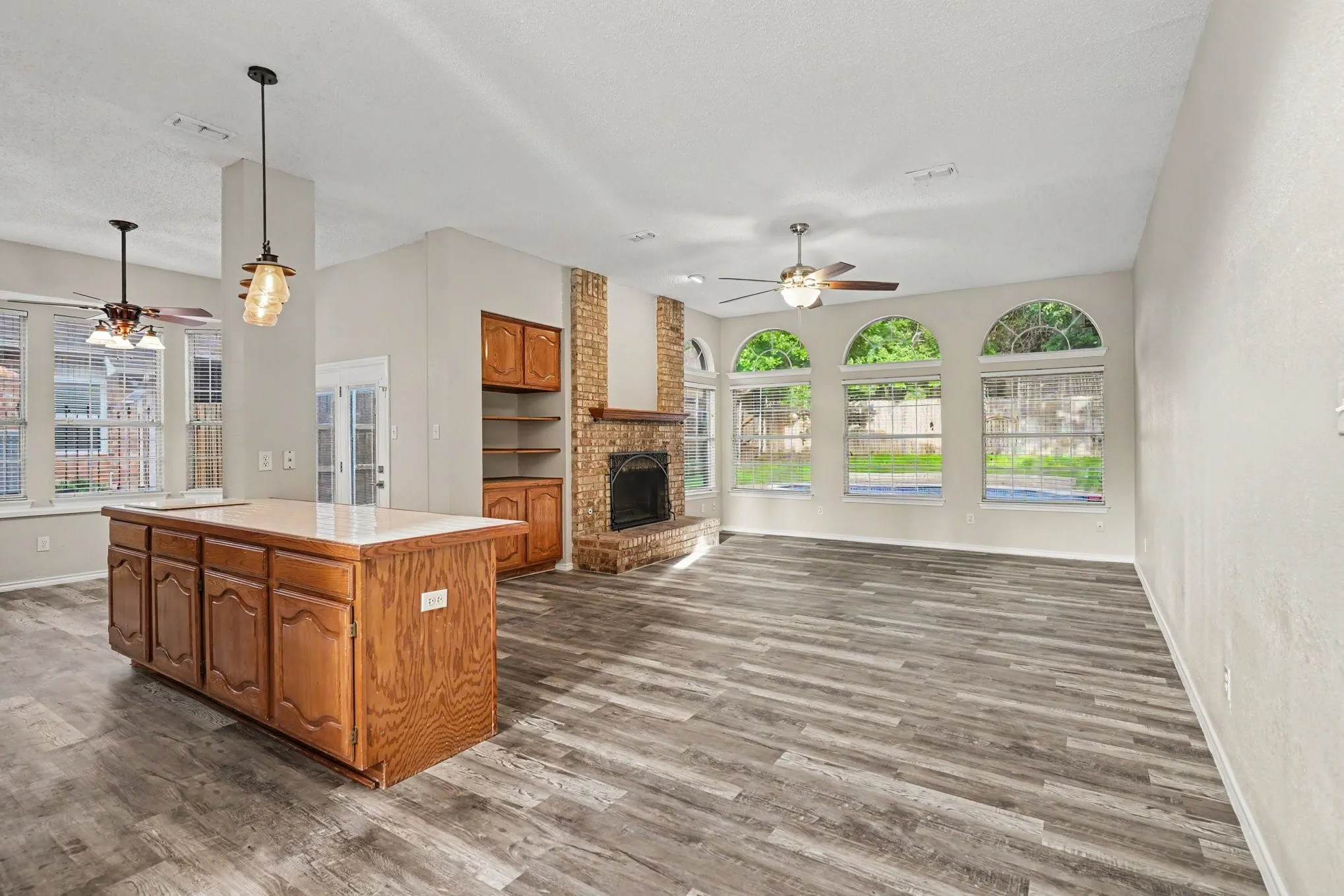 Single Family Residence For Sale in Tarrant County , 8017 Arlie Lane, North Richland Hills, Texas 76182, 4 Bedroom, 4 Bathroom, 2 Garage spaces, 3,674 Sqft, built in 1991, mls#21318922, Real Estate Agent in North Richland Hills, Homes For Sale in Tarrant county, Homes For Sale in North Richland Hills, Realtor in North Richland Hills Texas, Real Estate Brokerage Independent Realty Texas, Luminita Cordes Realtor
