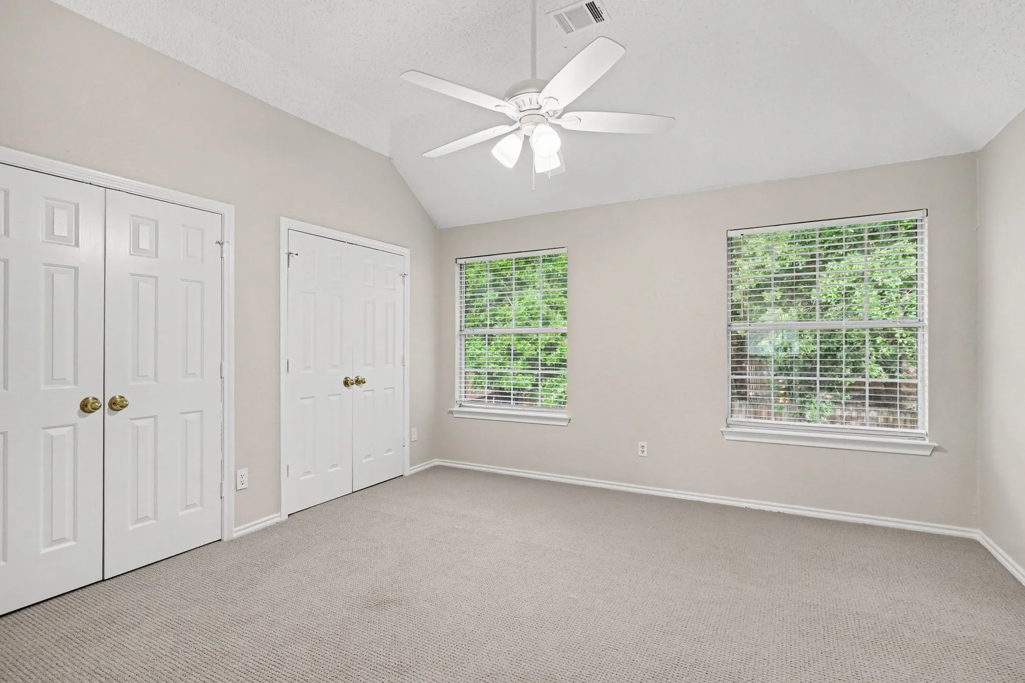 Single Family Residence For Sale in Tarrant County , 8017 Arlie Lane, North Richland Hills, Texas 76182, 4 Bedroom, 4 Bathroom, 2 Garage spaces, 3,674 Sqft, built in 1991, mls#21318922, Real Estate Agent in North Richland Hills, Homes For Sale in Tarrant county, Homes For Sale in North Richland Hills, Realtor in North Richland Hills Texas, Real Estate Brokerage Independent Realty Texas, Luminita Cordes Realtor