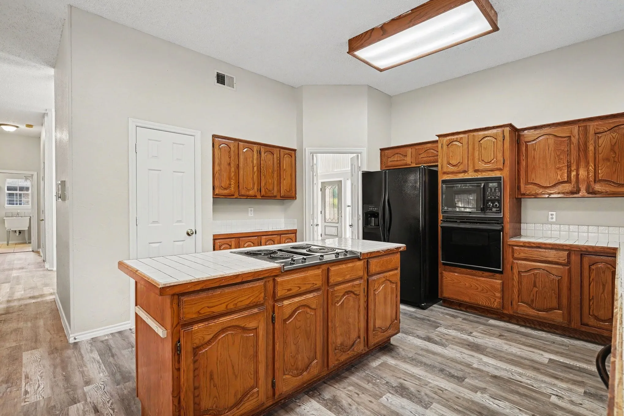 Single Family Residence For Sale in Tarrant County , 8017 Arlie Lane, North Richland Hills, Texas 76182, 4 Bedroom, 4 Bathroom, 2 Garage spaces, 3,674 Sqft, built in 1991, mls#21318922, Real Estate Agent in North Richland Hills, Homes For Sale in Tarrant county, Homes For Sale in North Richland Hills, Realtor in North Richland Hills Texas, Real Estate Brokerage Independent Realty Texas, Luminita Cordes Realtor