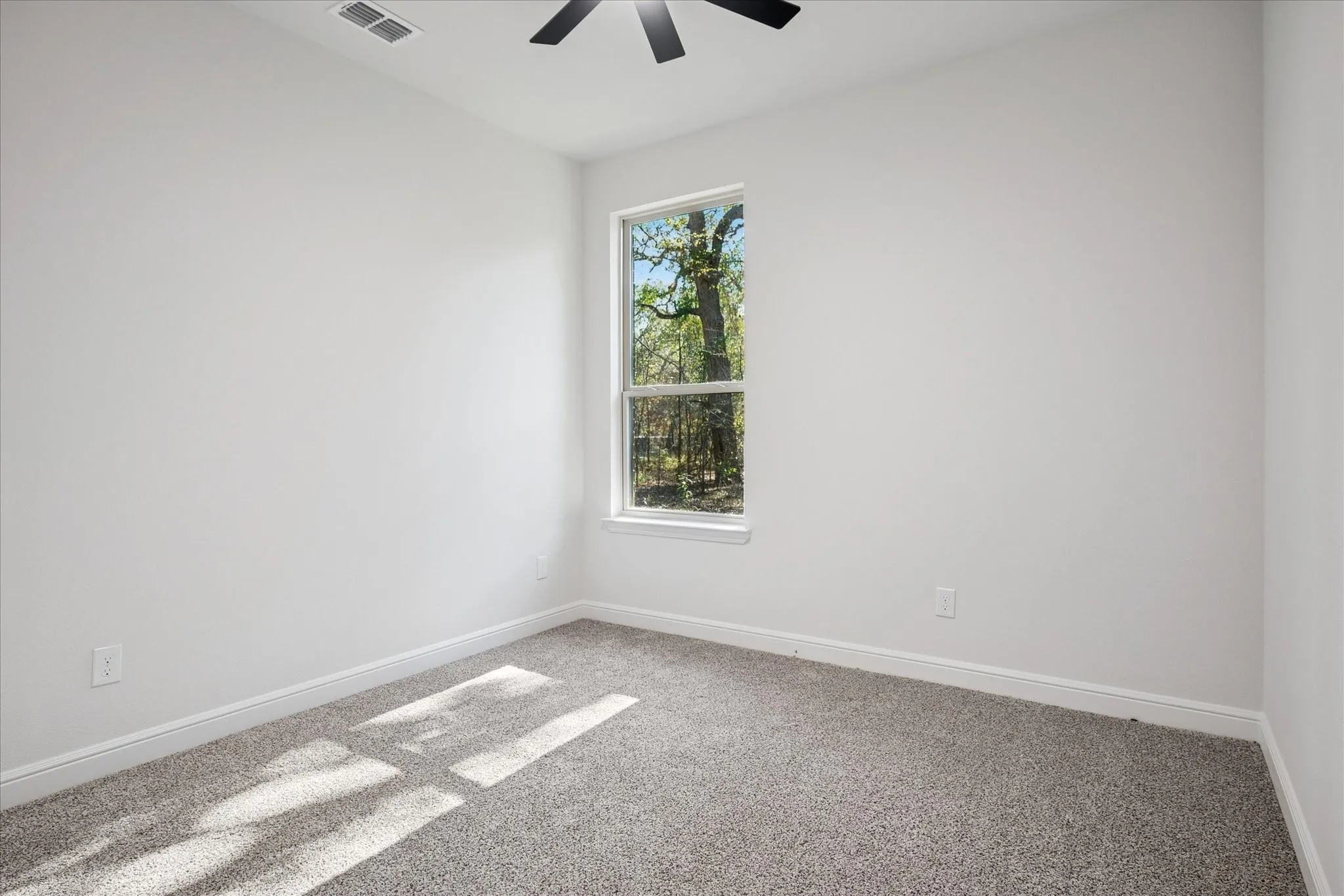 Single Family Residence For Sale in Henderson County , 208 Driftwood Drive, Trinidad, Texas 75163, 3 Bedroom, 2 Bathroom, 2 Garage spaces, 1,506 Sqft, built in 2025, mls#21319410, Real Estate Agent in Trinidad, Homes For Sale in Henderson county, Homes For Sale in Trinidad, Realtor in Trinidad Texas, Real Estate Brokerage Independent Realty Texas, Luminita Cordes Realtor