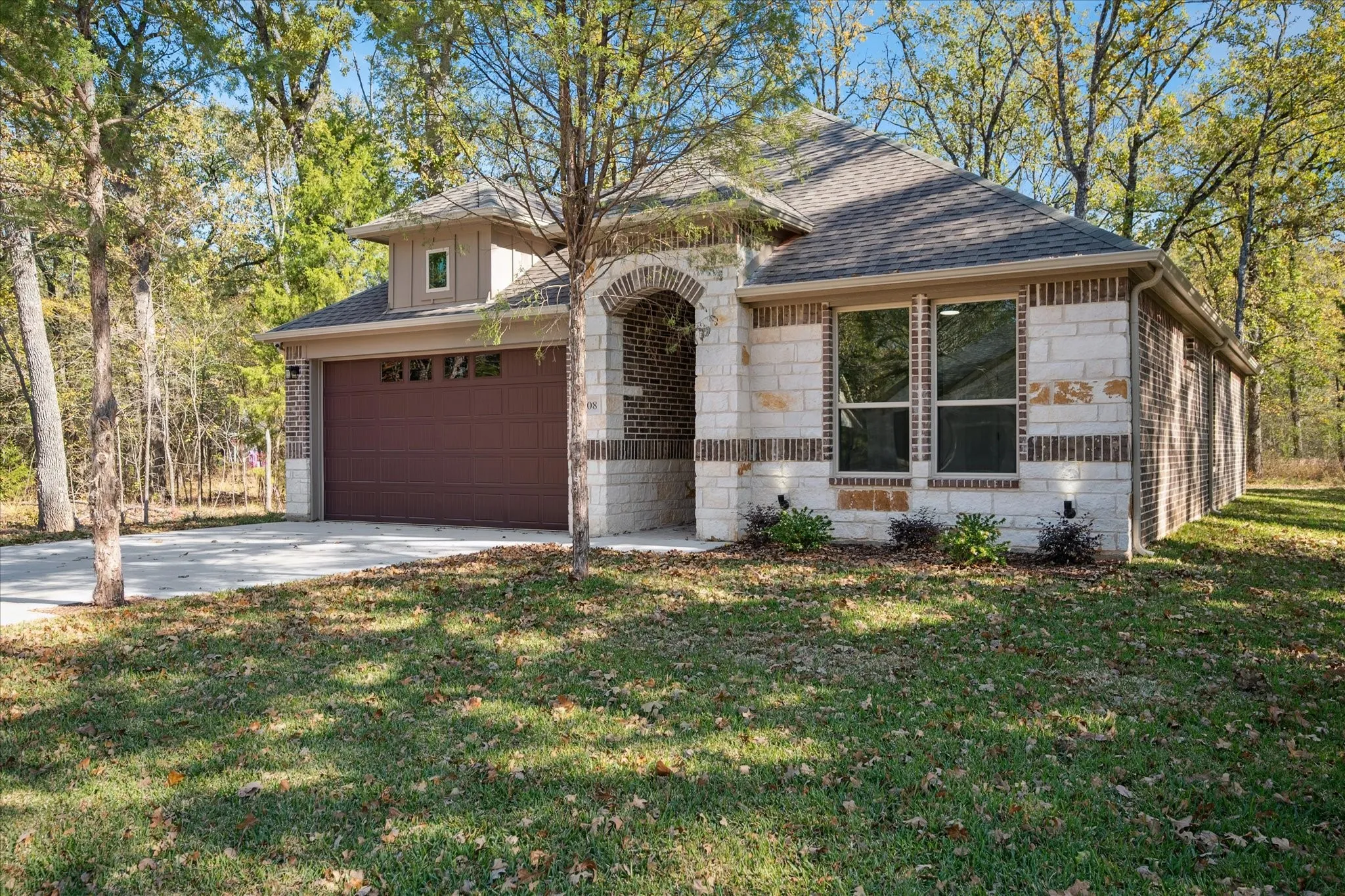 Single Family Residence For Sale in Henderson County , 208 Driftwood Drive, Trinidad, Texas 75163, 3 Bedroom, 2 Bathroom, 2 Garage spaces, 1,506 Sqft, built in 2025, mls#21319410, Real Estate Agent in Trinidad, Homes For Sale in Henderson county, Homes For Sale in Trinidad, Realtor in Trinidad Texas, Real Estate Brokerage Independent Realty Texas, Luminita Cordes Realtor