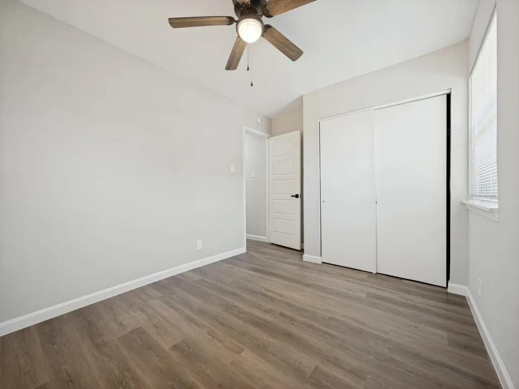 Single Family Residence For Sale in Dallas County , 2915 Hollandale Lane, Farmers Branch, Texas 75234, 4 Bedroom, 2 Bathroom, Garage spaces, 1,555 Sqft, built in 1960, mls#21319641, Real Estate Agent in Farmers Branch, Homes For Sale in Dallas county, Homes For Sale in Farmers Branch, Realtor in Farmers Branch Texas, Real Estate Brokerage Independent Realty Texas, Luminita Cordes Realtor