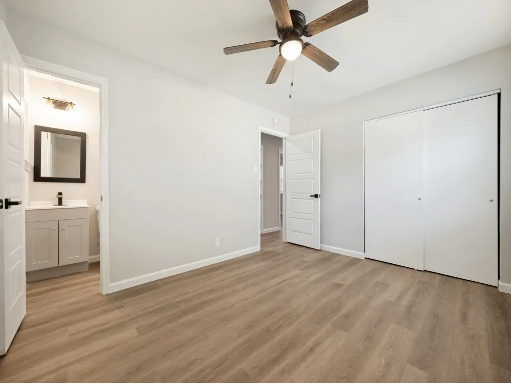 Single Family Residence For Sale in Dallas County , 2915 Hollandale Lane, Farmers Branch, Texas 75234, 4 Bedroom, 2 Bathroom, Garage spaces, 1,555 Sqft, built in 1960, mls#21319641, Real Estate Agent in Farmers Branch, Homes For Sale in Dallas county, Homes For Sale in Farmers Branch, Realtor in Farmers Branch Texas, Real Estate Brokerage Independent Realty Texas, Luminita Cordes Realtor