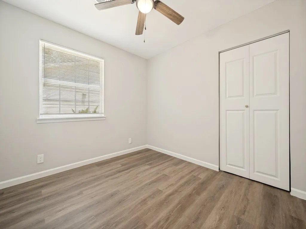 Single Family Residence For Sale in Dallas County , 2915 Hollandale Lane, Farmers Branch, Texas 75234, 4 Bedroom, 2 Bathroom, Garage spaces, 1,555 Sqft, built in 1960, mls#21319641, Real Estate Agent in Farmers Branch, Homes For Sale in Dallas county, Homes For Sale in Farmers Branch, Realtor in Farmers Branch Texas, Real Estate Brokerage Independent Realty Texas, Luminita Cordes Realtor