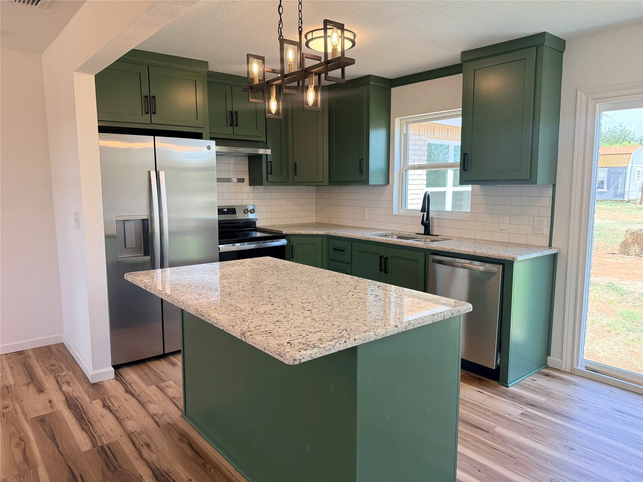 Single Family Residence For Sale in Stonewall County , 424 W Santa Fe Avenue, Aspermont, Texas 79502, 3 Bedroom, 2 Bathroom, Garage spaces, 1,760 Sqft, built in 1950, mls#21319575, Real Estate Agent in Aspermont, Homes For Sale in Stonewall county, Homes For Sale in Aspermont, Realtor in Aspermont Texas, Real Estate Brokerage Independent Realty Texas, Luminita Cordes Realtor