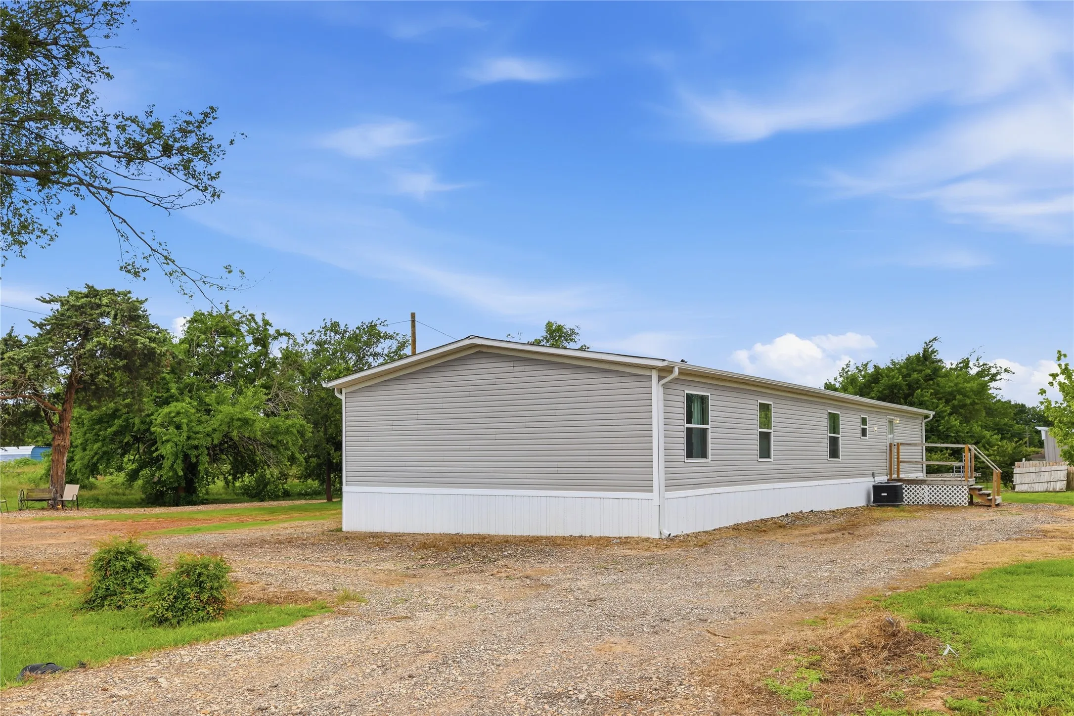 Manufactured Home For Sale in Hopkins County , 59 County Road 3604, Saltillo, Texas 75478, 5 Bedroom, 3 Bathroom, Garage spaces, 2,001 Sqft, built in 2021, mls#21319584, Real Estate Agent in Saltillo, Homes For Sale in Hopkins county, Homes For Sale in Saltillo, Realtor in Saltillo Texas, Real Estate Brokerage Independent Realty Texas, Luminita Cordes Realtor