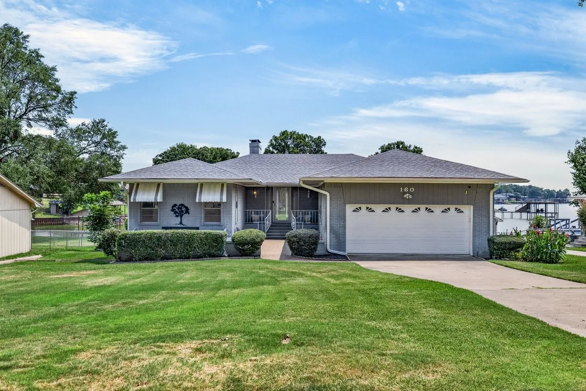 Street view of 160 Santa Monica with ample off street parking on long driveway