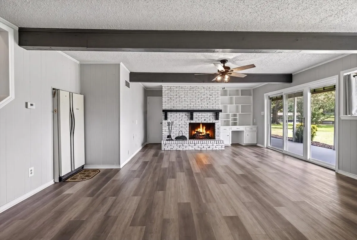 Downstairs game room den on lakeside - a super space as a flex room for whatever fits your lake living enjoyment and entertaining.