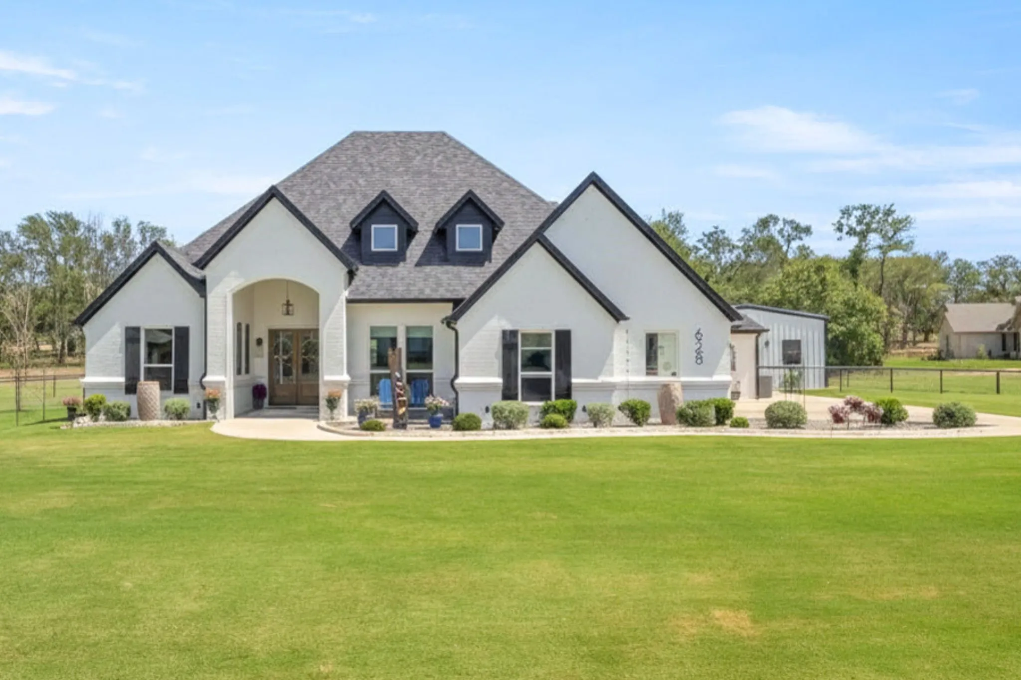 Single Family Residence For Sale in Parker County , 628 Winkler Way, Springtown, Texas 76082, 3 Bedroom, 3 Bathroom, 3 Garage spaces, 2,332 Sqft, built in 2022, mls#21318115, Real Estate Agent in Springtown, Homes For Sale in Parker county, Homes For Sale in Springtown, Realtor in Springtown Texas, Real Estate Brokerage Independent Realty Texas, Luminita Cordes Realtor