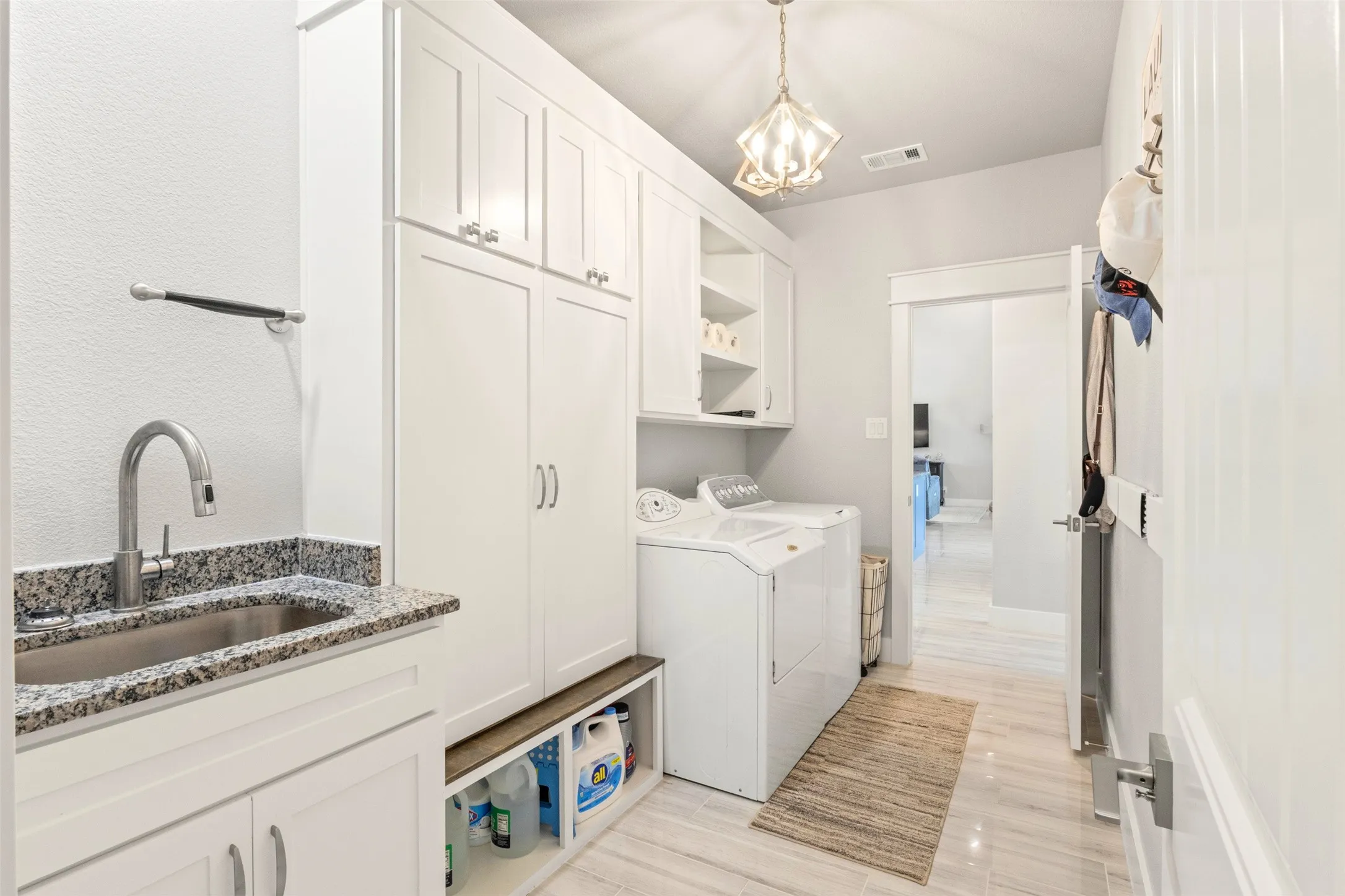Single Family Residence For Sale in Parker County , 628 Winkler Way, Springtown, Texas 76082, 3 Bedroom, 3 Bathroom, 3 Garage spaces, 2,332 Sqft, built in 2022, mls#21318115, Real Estate Agent in Springtown, Homes For Sale in Parker county, Homes For Sale in Springtown, Realtor in Springtown Texas, Real Estate Brokerage Independent Realty Texas, Luminita Cordes Realtor