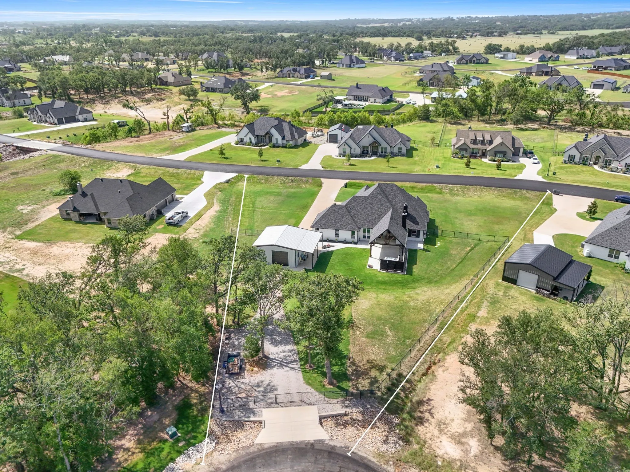 Single Family Residence For Sale in Parker County , 628 Winkler Way, Springtown, Texas 76082, 3 Bedroom, 3 Bathroom, 3 Garage spaces, 2,332 Sqft, built in 2022, mls#21318115, Real Estate Agent in Springtown, Homes For Sale in Parker county, Homes For Sale in Springtown, Realtor in Springtown Texas, Real Estate Brokerage Independent Realty Texas, Luminita Cordes Realtor