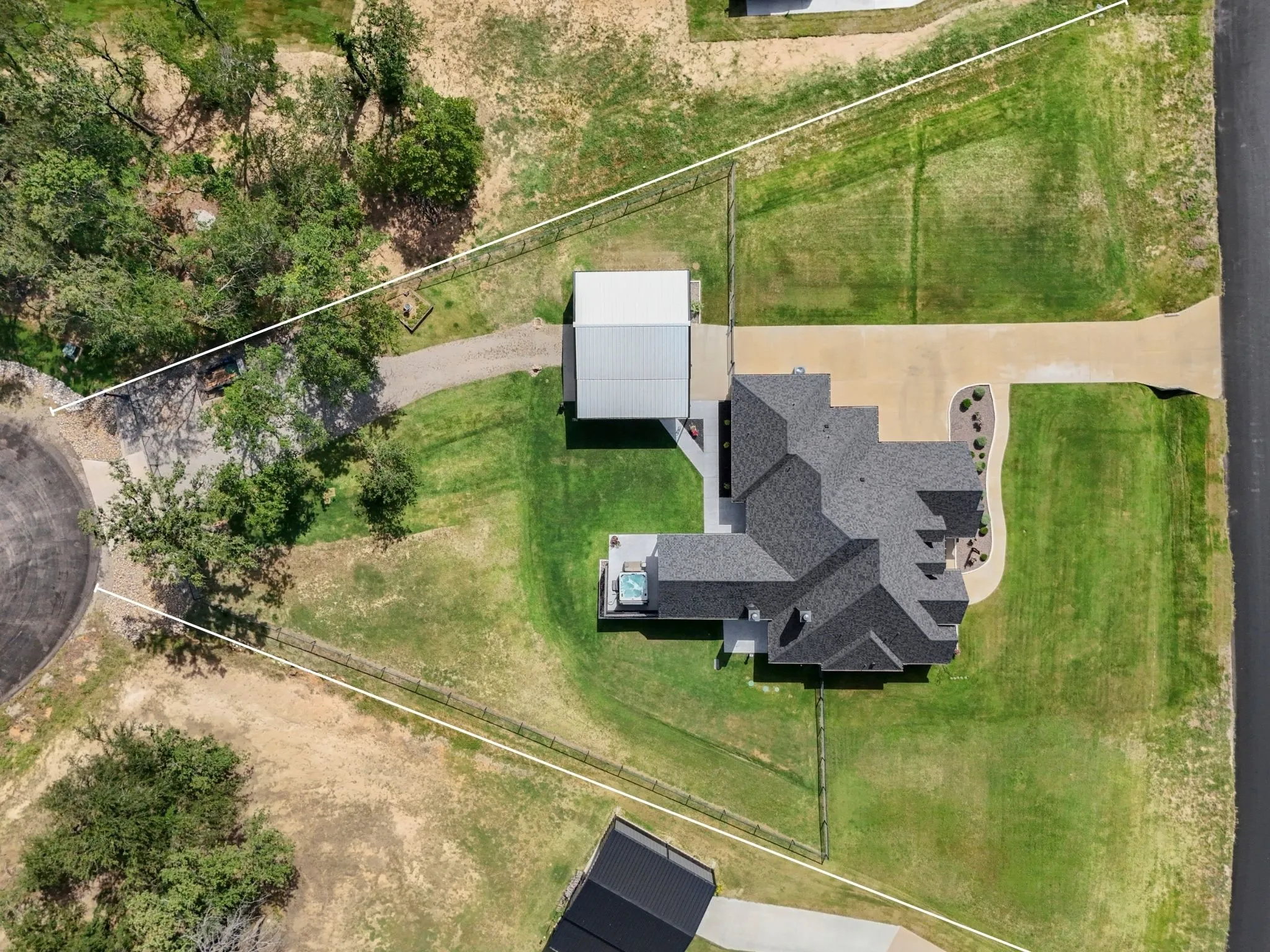 Single Family Residence For Sale in Parker County , 628 Winkler Way, Springtown, Texas 76082, 3 Bedroom, 3 Bathroom, 3 Garage spaces, 2,332 Sqft, built in 2022, mls#21318115, Real Estate Agent in Springtown, Homes For Sale in Parker county, Homes For Sale in Springtown, Realtor in Springtown Texas, Real Estate Brokerage Independent Realty Texas, Luminita Cordes Realtor