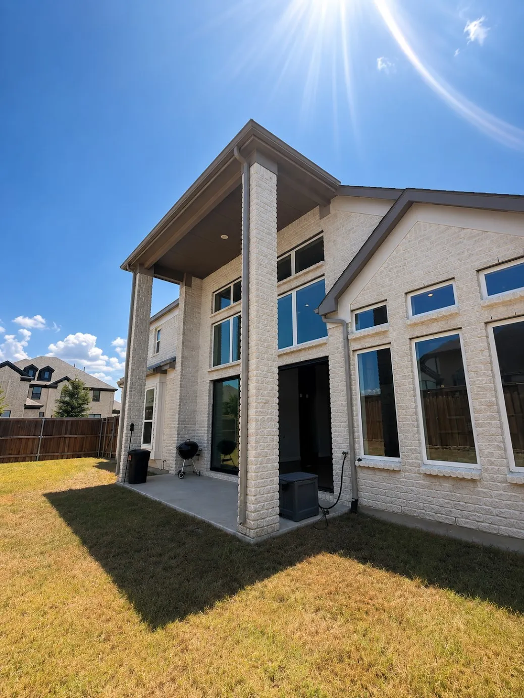 Single Family Residence For Sale in Collin County , 2916 Fountain Park Drive, Celina, Texas 75009, 5 Bedroom, 5 Bathroom, 3 Garage spaces, 4,349 Sqft, built in 2022, mls#21319689, Real Estate Agent in Celina, Homes For Sale in Collin county, Homes For Sale in Celina, Realtor in Celina Texas, Real Estate Brokerage Independent Realty Texas, Luminita Cordes Realtor