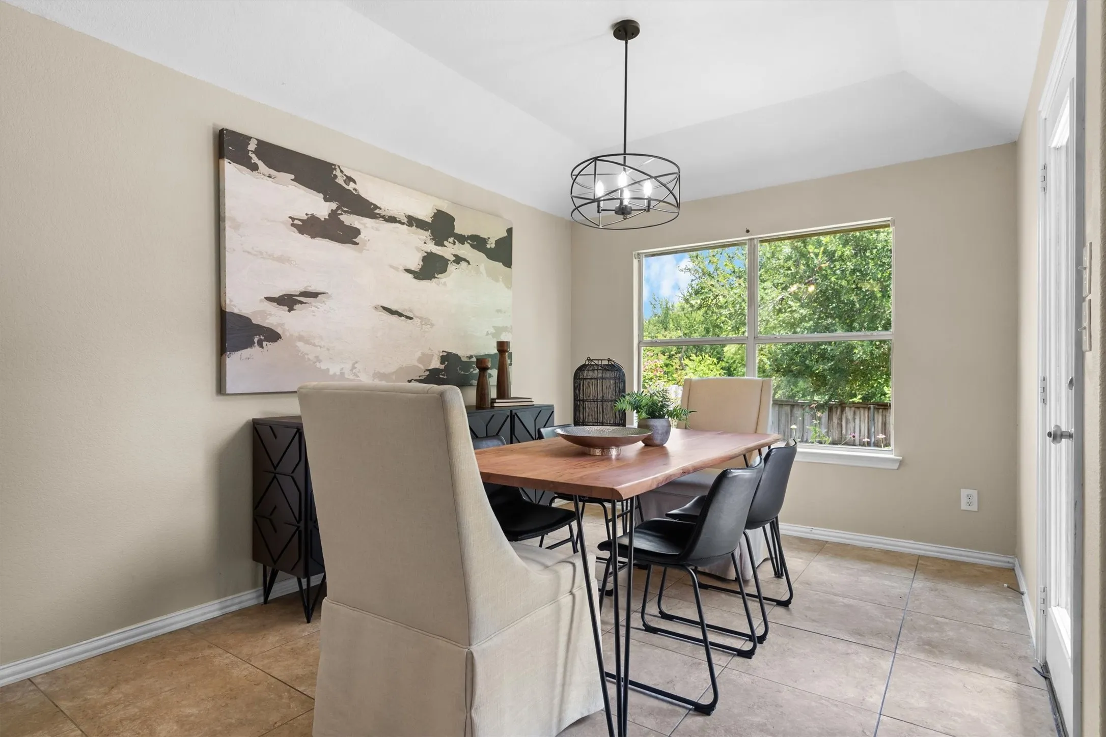 Single Family Residence For Sale in Denton County , 815 Horizon Ridge Circle, Little Elm, Texas 75068, 3 Bedroom, 2 Bathroom, 2 Garage spaces, 1,526 Sqft, built in 2008, mls#21316168, Real Estate Agent in Little Elm, Homes For Sale in Denton county, Homes For Sale in Little Elm, Realtor in Little Elm Texas, Real Estate Brokerage Independent Realty Texas, Luminita Cordes Realtor