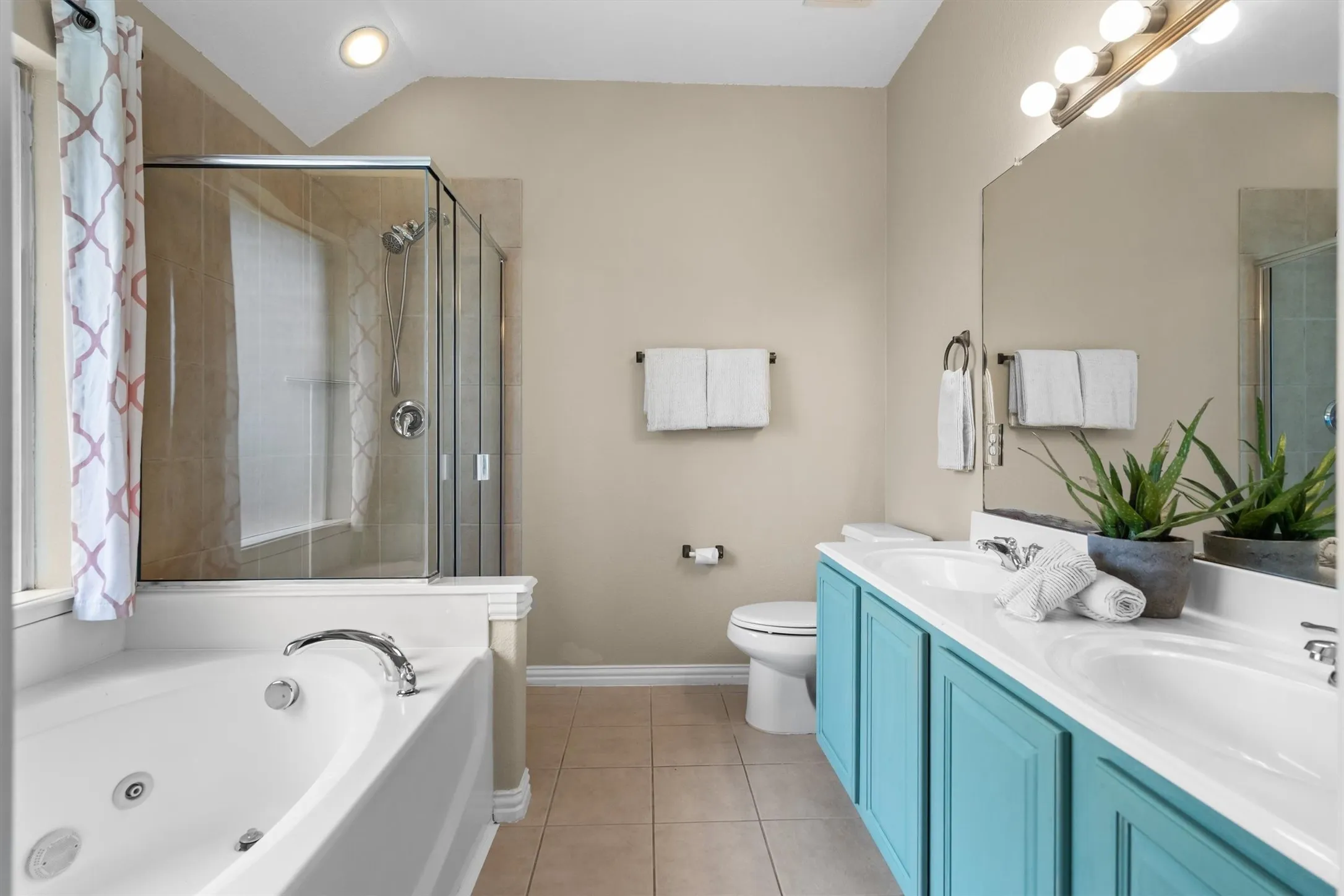 Single Family Residence For Sale in Denton County , 815 Horizon Ridge Circle, Little Elm, Texas 75068, 3 Bedroom, 2 Bathroom, 2 Garage spaces, 1,526 Sqft, built in 2008, mls#21316168, Real Estate Agent in Little Elm, Homes For Sale in Denton county, Homes For Sale in Little Elm, Realtor in Little Elm Texas, Real Estate Brokerage Independent Realty Texas, Luminita Cordes Realtor