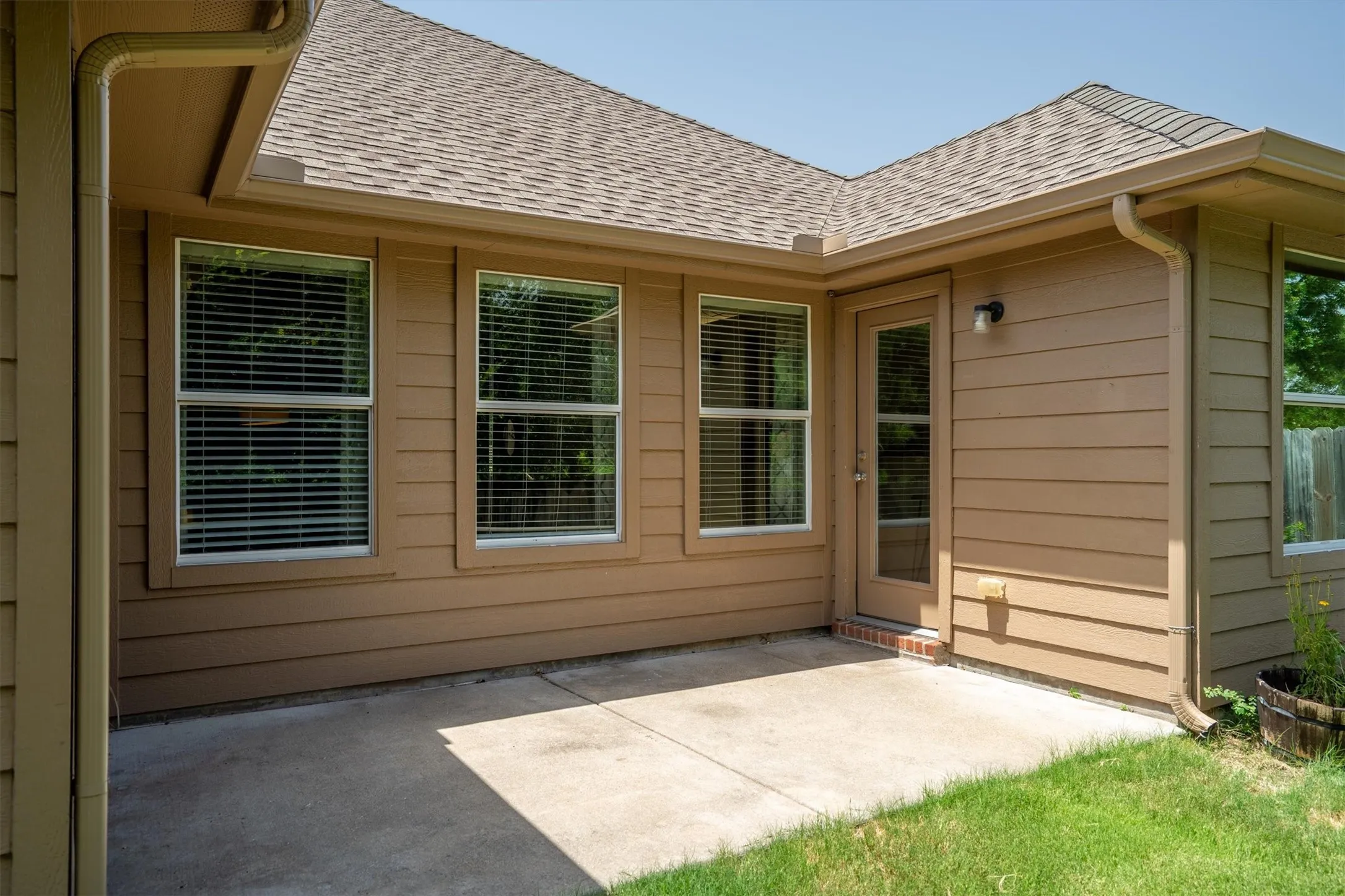 Single Family Residence For Sale in Denton County , 815 Horizon Ridge Circle, Little Elm, Texas 75068, 3 Bedroom, 2 Bathroom, 2 Garage spaces, 1,526 Sqft, built in 2008, mls#21316168, Real Estate Agent in Little Elm, Homes For Sale in Denton county, Homes For Sale in Little Elm, Realtor in Little Elm Texas, Real Estate Brokerage Independent Realty Texas, Luminita Cordes Realtor