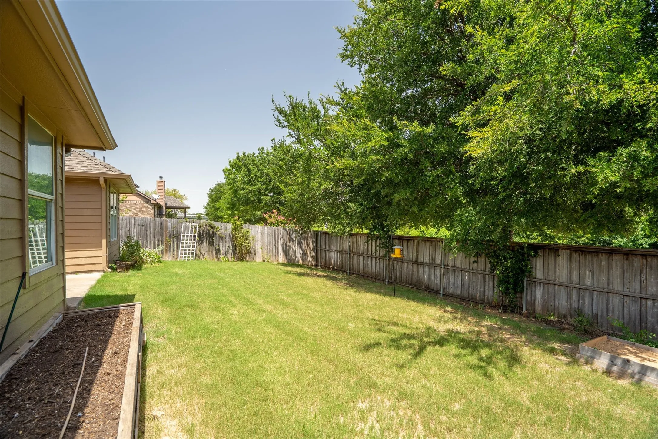 Single Family Residence For Sale in Denton County , 815 Horizon Ridge Circle, Little Elm, Texas 75068, 3 Bedroom, 2 Bathroom, 2 Garage spaces, 1,526 Sqft, built in 2008, mls#21316168, Real Estate Agent in Little Elm, Homes For Sale in Denton county, Homes For Sale in Little Elm, Realtor in Little Elm Texas, Real Estate Brokerage Independent Realty Texas, Luminita Cordes Realtor
