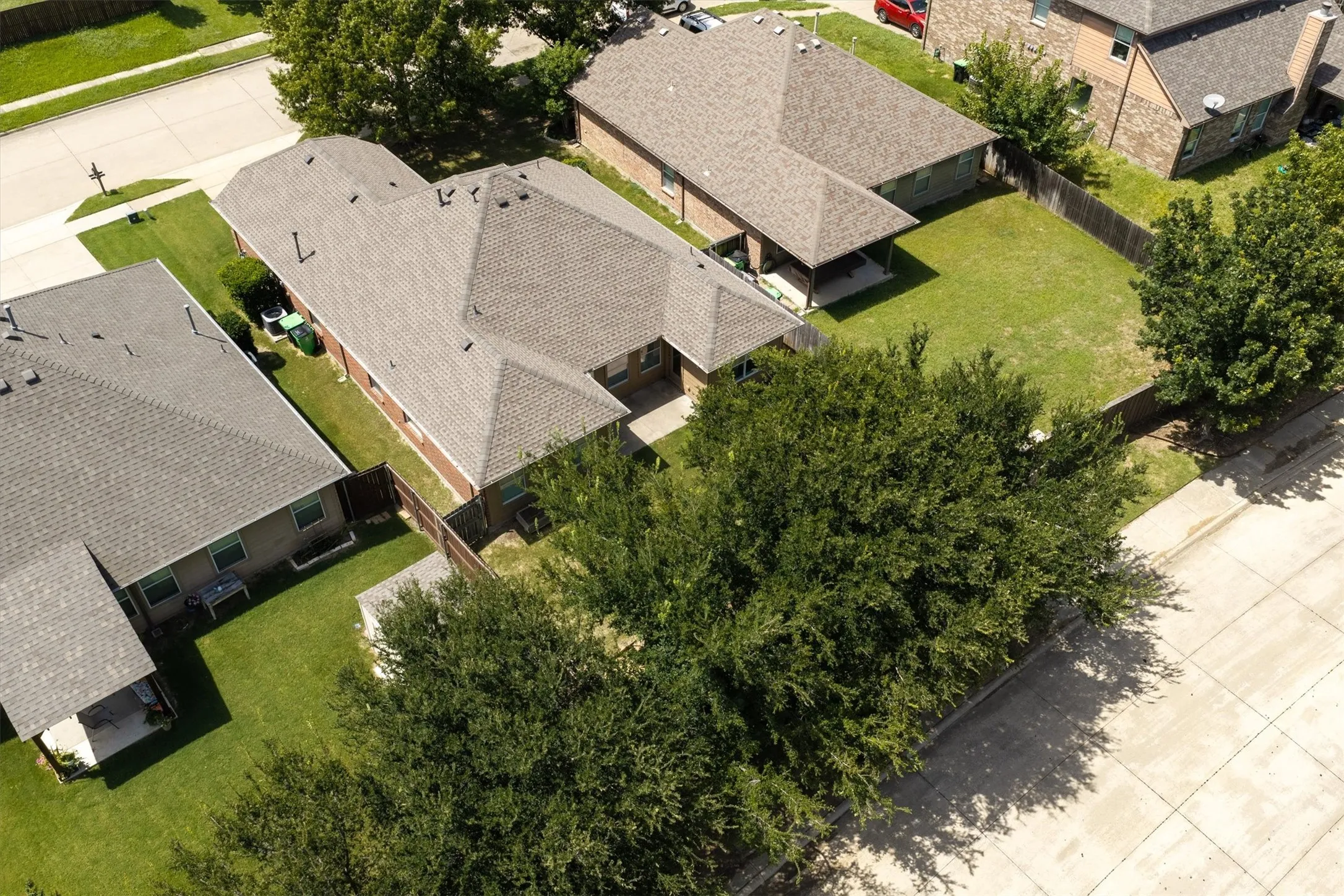Single Family Residence For Sale in Denton County , 815 Horizon Ridge Circle, Little Elm, Texas 75068, 3 Bedroom, 2 Bathroom, 2 Garage spaces, 1,526 Sqft, built in 2008, mls#21316168, Real Estate Agent in Little Elm, Homes For Sale in Denton county, Homes For Sale in Little Elm, Realtor in Little Elm Texas, Real Estate Brokerage Independent Realty Texas, Luminita Cordes Realtor