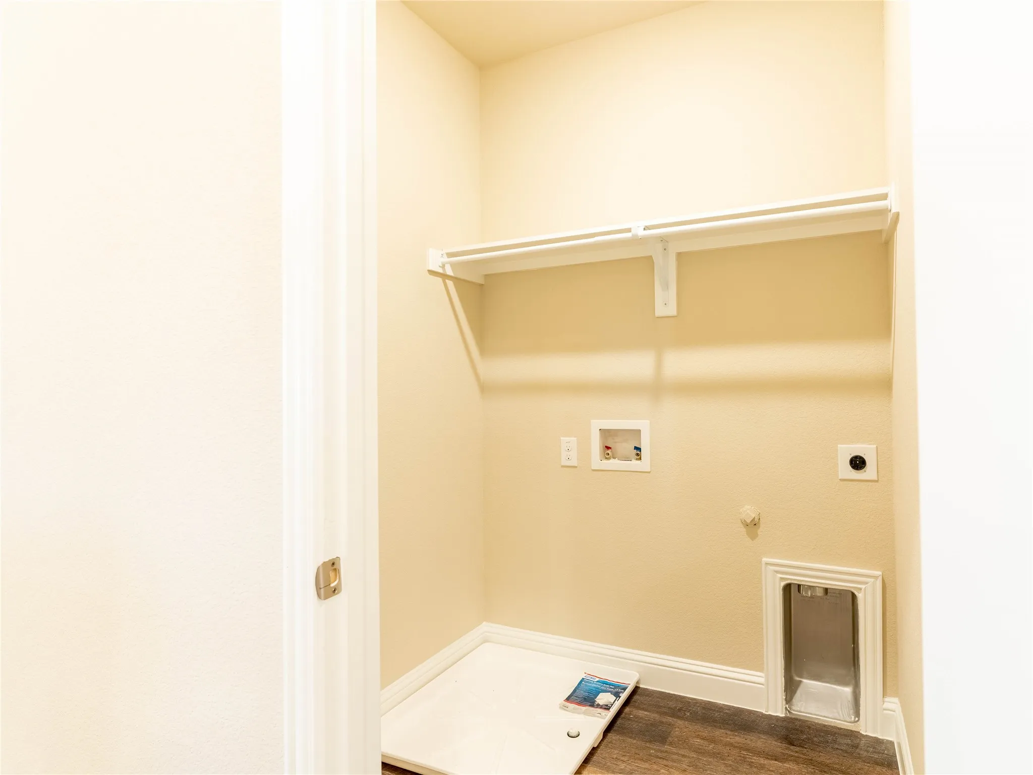 Townhouse For Rent in Hunt County , 6819 Topaz Drive, Greenville, Texas 75402, 3 Bedroom, 3 Bathroom, 2 Garage spaces, 1,926 Sqft, built in 2021, mls#21319705, Real Estate Agent in Greenville, Homes For Rent in Hunt county, Homes For Rent in Greenville, Realtor in Greenville Texas, Real Estate Brokerage Independent Realty Texas, Luminita Cordes Realtor