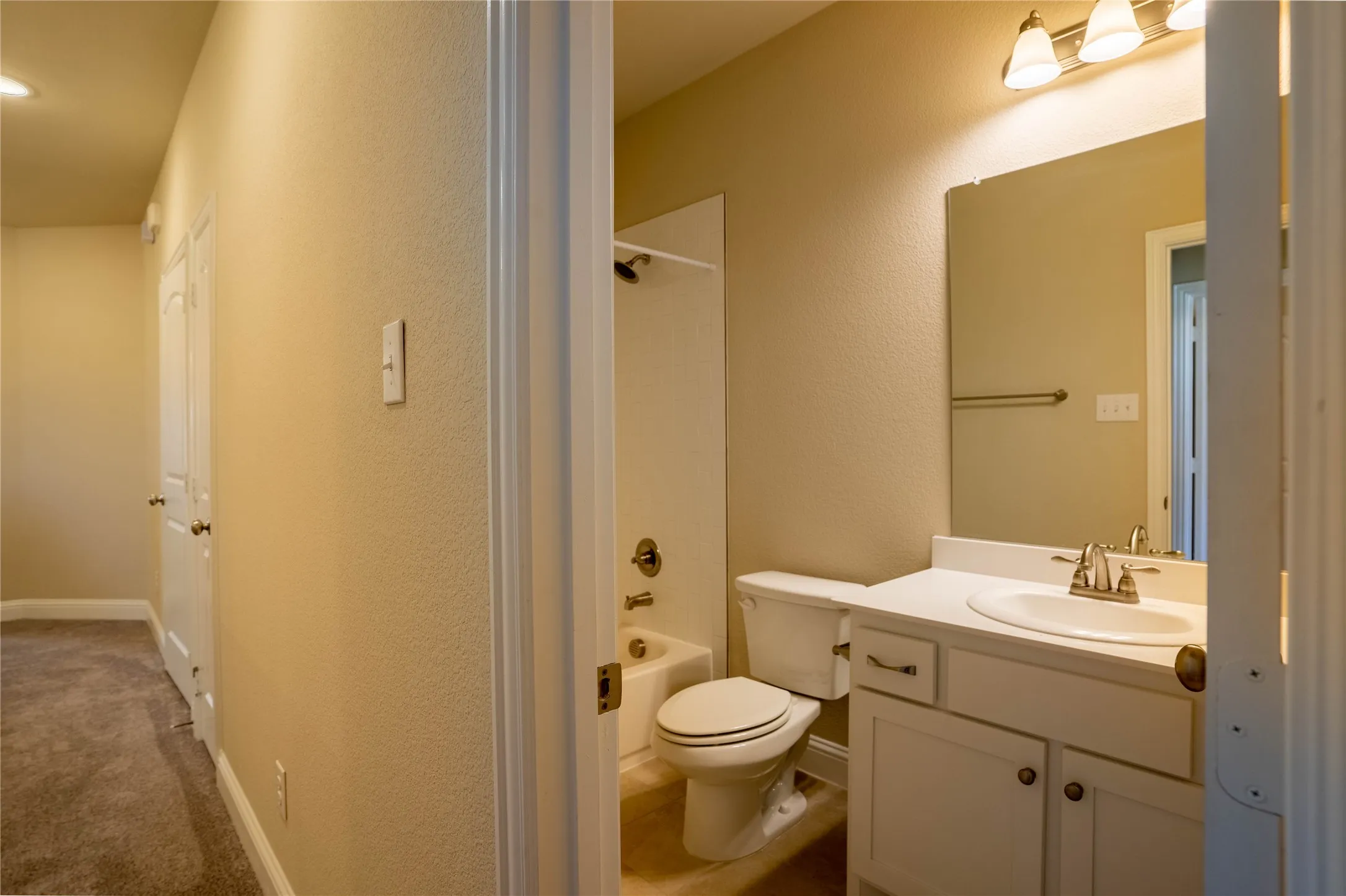 Townhouse For Rent in Hunt County , 6819 Topaz Drive, Greenville, Texas 75402, 3 Bedroom, 3 Bathroom, 2 Garage spaces, 1,926 Sqft, built in 2021, mls#21319705, Real Estate Agent in Greenville, Homes For Rent in Hunt county, Homes For Rent in Greenville, Realtor in Greenville Texas, Real Estate Brokerage Independent Realty Texas, Luminita Cordes Realtor