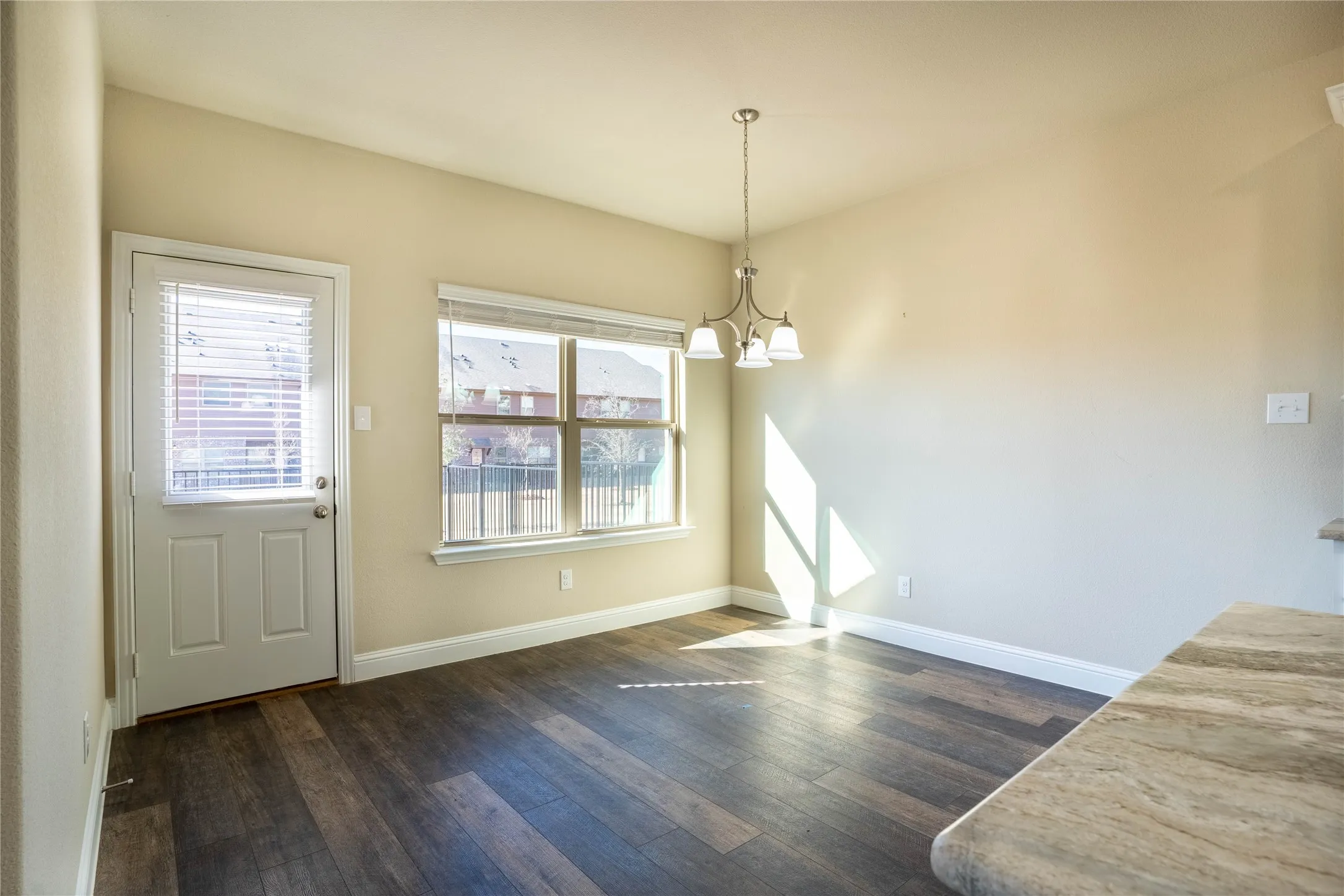 Townhouse For Rent in Hunt County , 6819 Topaz Drive, Greenville, Texas 75402, 3 Bedroom, 3 Bathroom, 2 Garage spaces, 1,926 Sqft, built in 2021, mls#21319705, Real Estate Agent in Greenville, Homes For Rent in Hunt county, Homes For Rent in Greenville, Realtor in Greenville Texas, Real Estate Brokerage Independent Realty Texas, Luminita Cordes Realtor