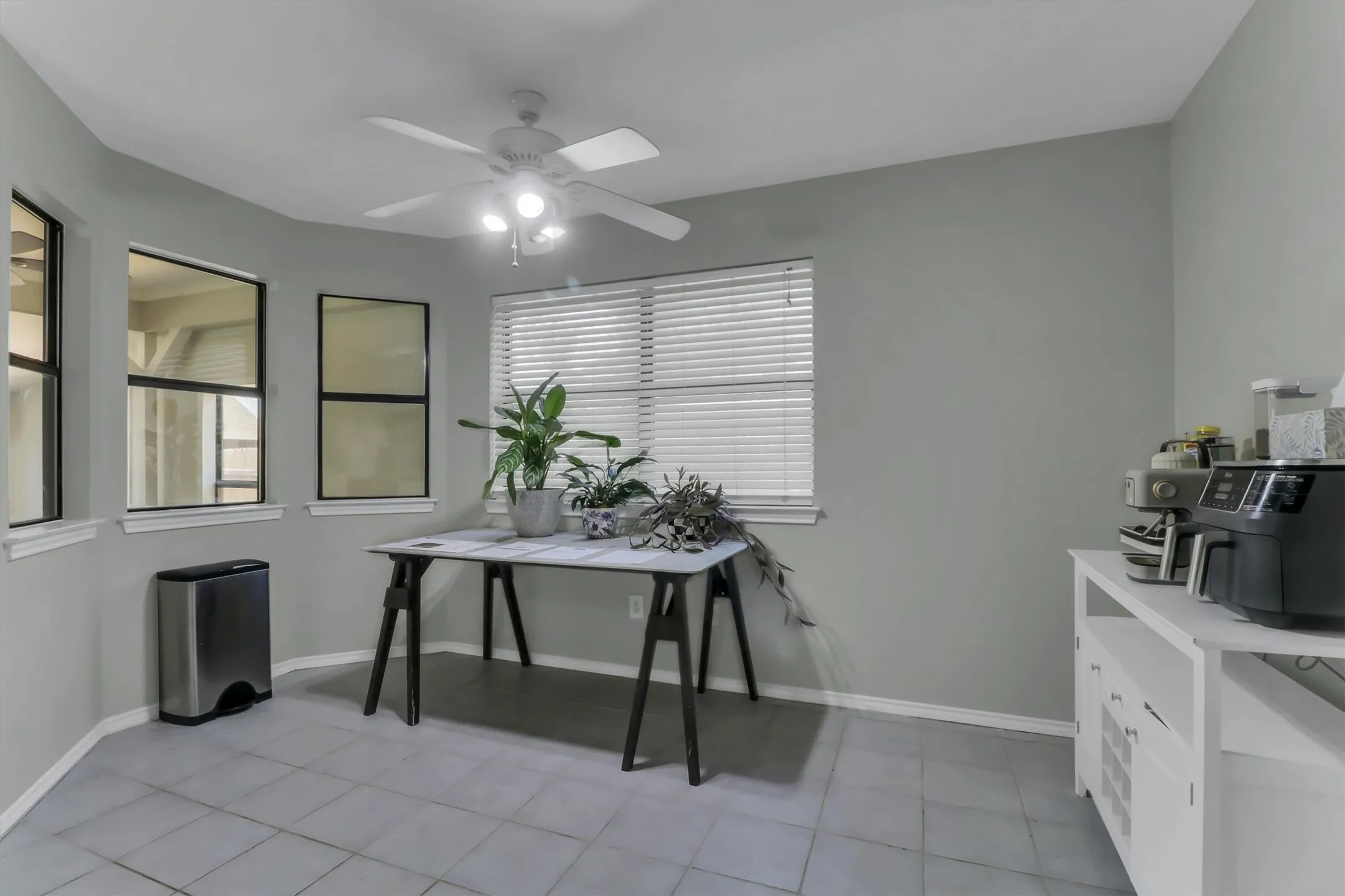 Single Family Residence For Sale in Hood County , 1506 Berry Patch Lane, Granbury, Texas 76048, 3 Bedroom, 2 Bathroom, 2 Garage spaces, 1,657 Sqft, built in 1998, mls#21318164, Real Estate Agent in Granbury, Homes For Sale in Hood county, Homes For Sale in Granbury, Realtor in Granbury Texas, Real Estate Brokerage Independent Realty Texas, Luminita Cordes Realtor
