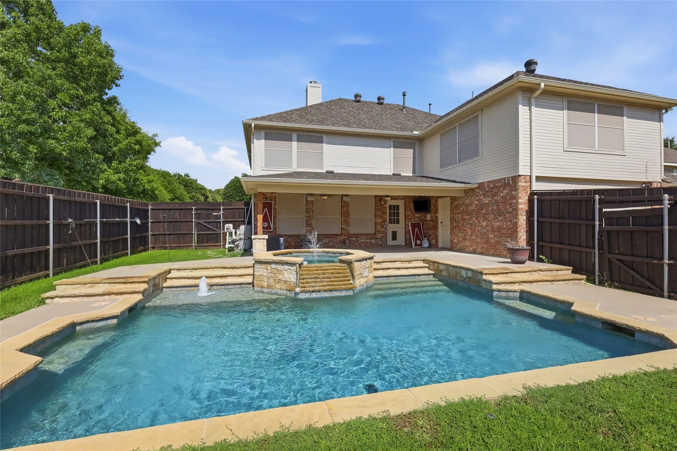 Single Family Residence For Sale in Tarrant County , 1538 Highland Lakes Drive, Keller, Texas 76248, 4 Bedroom, 3 Bathroom, 2 Garage spaces, 3,123 Sqft, built in 1998, mls#21318805, Real Estate Agent in Keller, Homes For Sale in Tarrant county, Homes For Sale in Keller, Realtor in Keller Texas, Real Estate Brokerage Independent Realty Texas, Luminita Cordes Realtor
