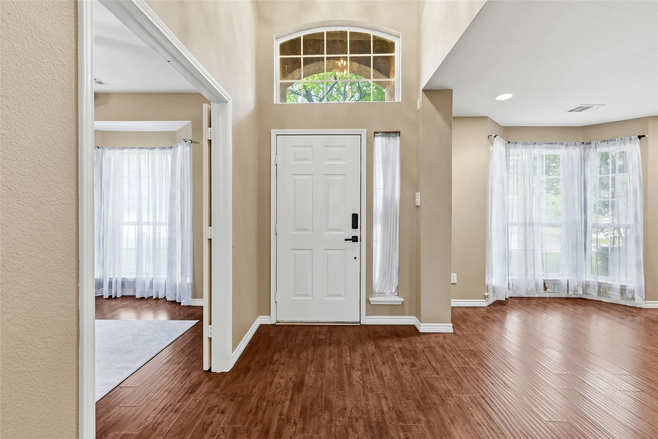 Single Family Residence For Sale in Tarrant County , 1538 Highland Lakes Drive, Keller, Texas 76248, 4 Bedroom, 3 Bathroom, 2 Garage spaces, 3,123 Sqft, built in 1998, mls#21318805, Real Estate Agent in Keller, Homes For Sale in Tarrant county, Homes For Sale in Keller, Realtor in Keller Texas, Real Estate Brokerage Independent Realty Texas, Luminita Cordes Realtor
