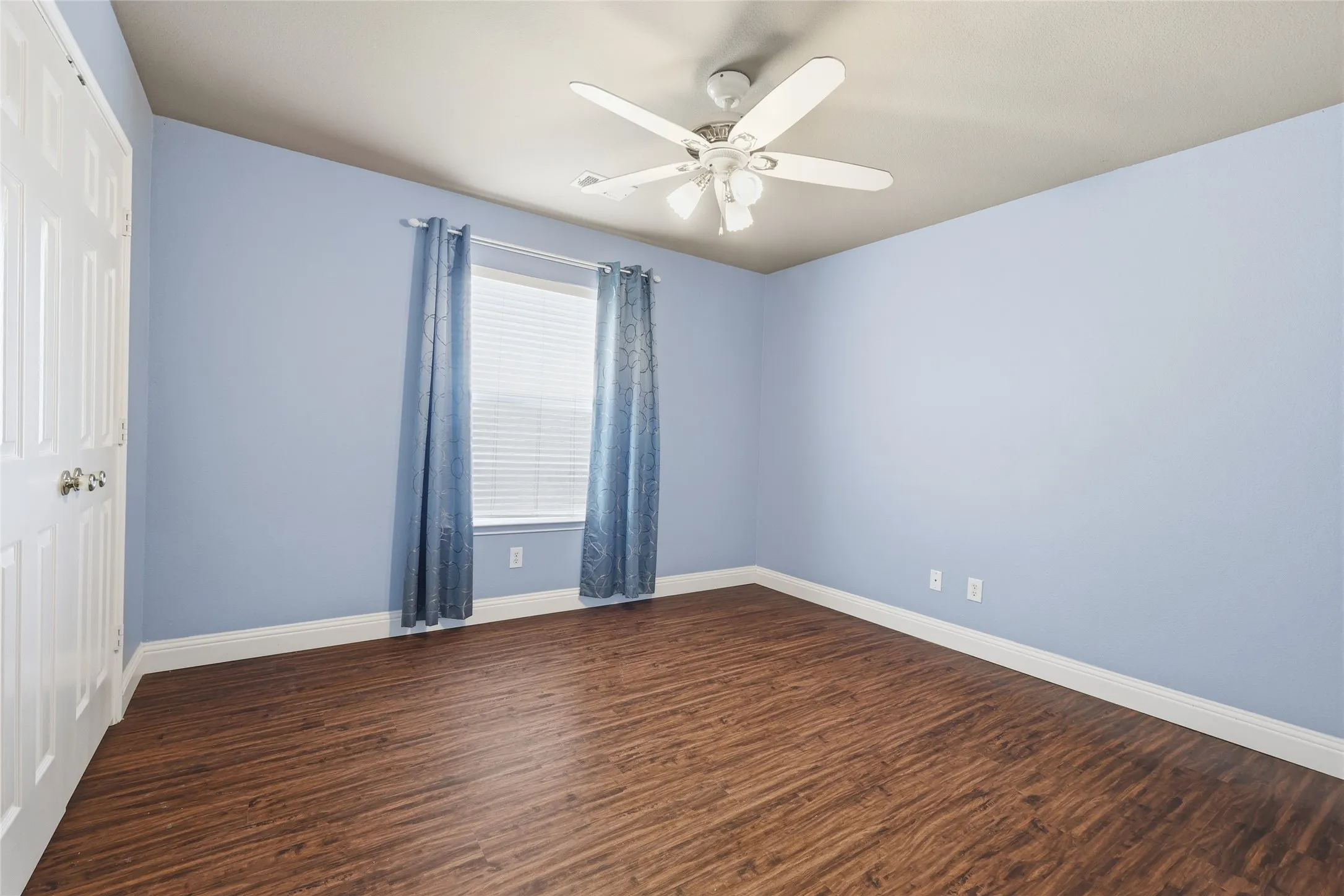 Single Family Residence For Sale in Tarrant County , 1538 Highland Lakes Drive, Keller, Texas 76248, 4 Bedroom, 3 Bathroom, 2 Garage spaces, 3,123 Sqft, built in 1998, mls#21318805, Real Estate Agent in Keller, Homes For Sale in Tarrant county, Homes For Sale in Keller, Realtor in Keller Texas, Real Estate Brokerage Independent Realty Texas, Luminita Cordes Realtor
