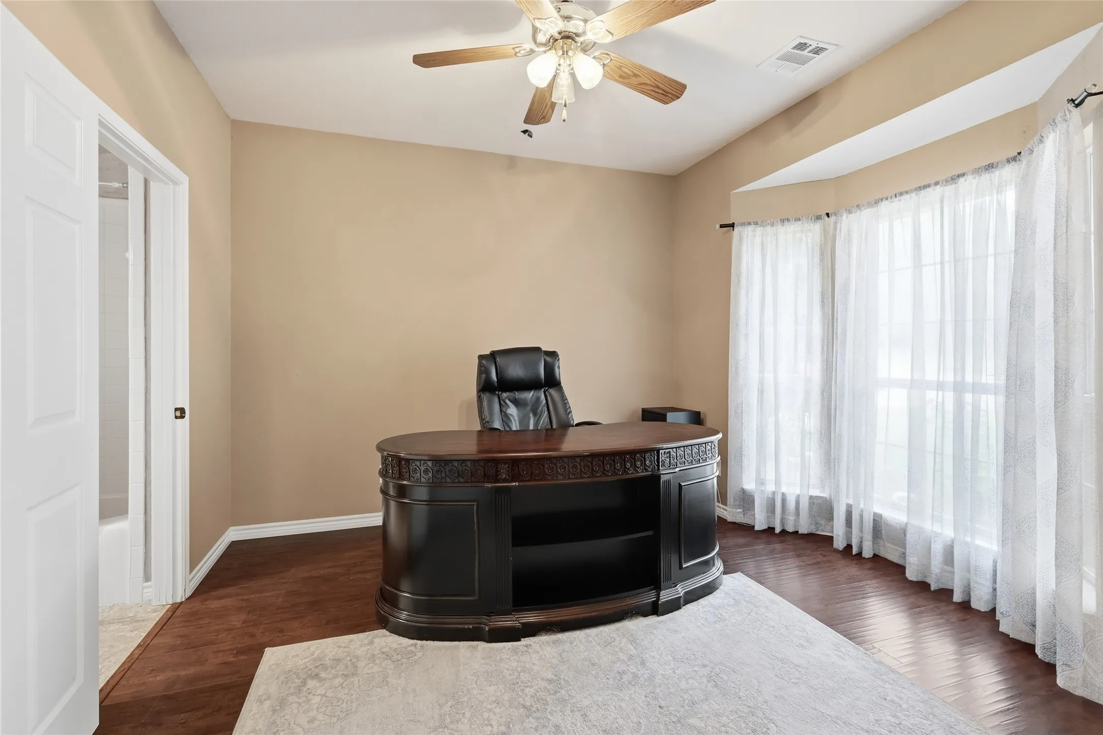 Single Family Residence For Sale in Tarrant County , 1538 Highland Lakes Drive, Keller, Texas 76248, 4 Bedroom, 3 Bathroom, 2 Garage spaces, 3,123 Sqft, built in 1998, mls#21318805, Real Estate Agent in Keller, Homes For Sale in Tarrant county, Homes For Sale in Keller, Realtor in Keller Texas, Real Estate Brokerage Independent Realty Texas, Luminita Cordes Realtor