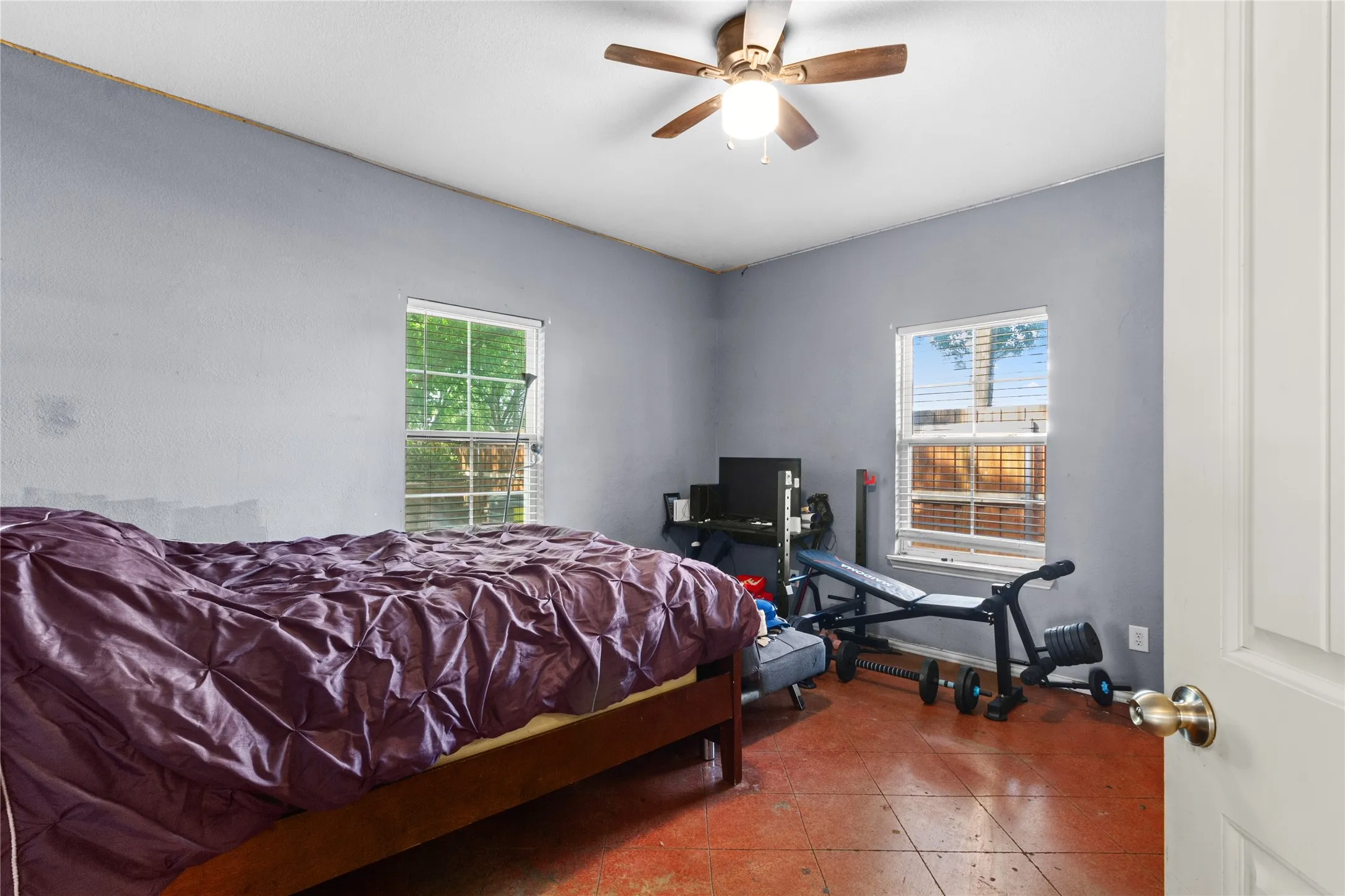 Single Family Residence For Sale in Ellis County , 105 E Linden Street, Ennis, Texas 75119, 4 Bedroom, 3 Bathroom, Garage spaces, 3,038 Sqft, built in 1946, mls#21319715, Real Estate Agent in Ennis, Homes For Sale in Ellis county, Homes For Sale in Ennis, Realtor in Ennis Texas, Real Estate Brokerage Independent Realty Texas, Luminita Cordes Realtor