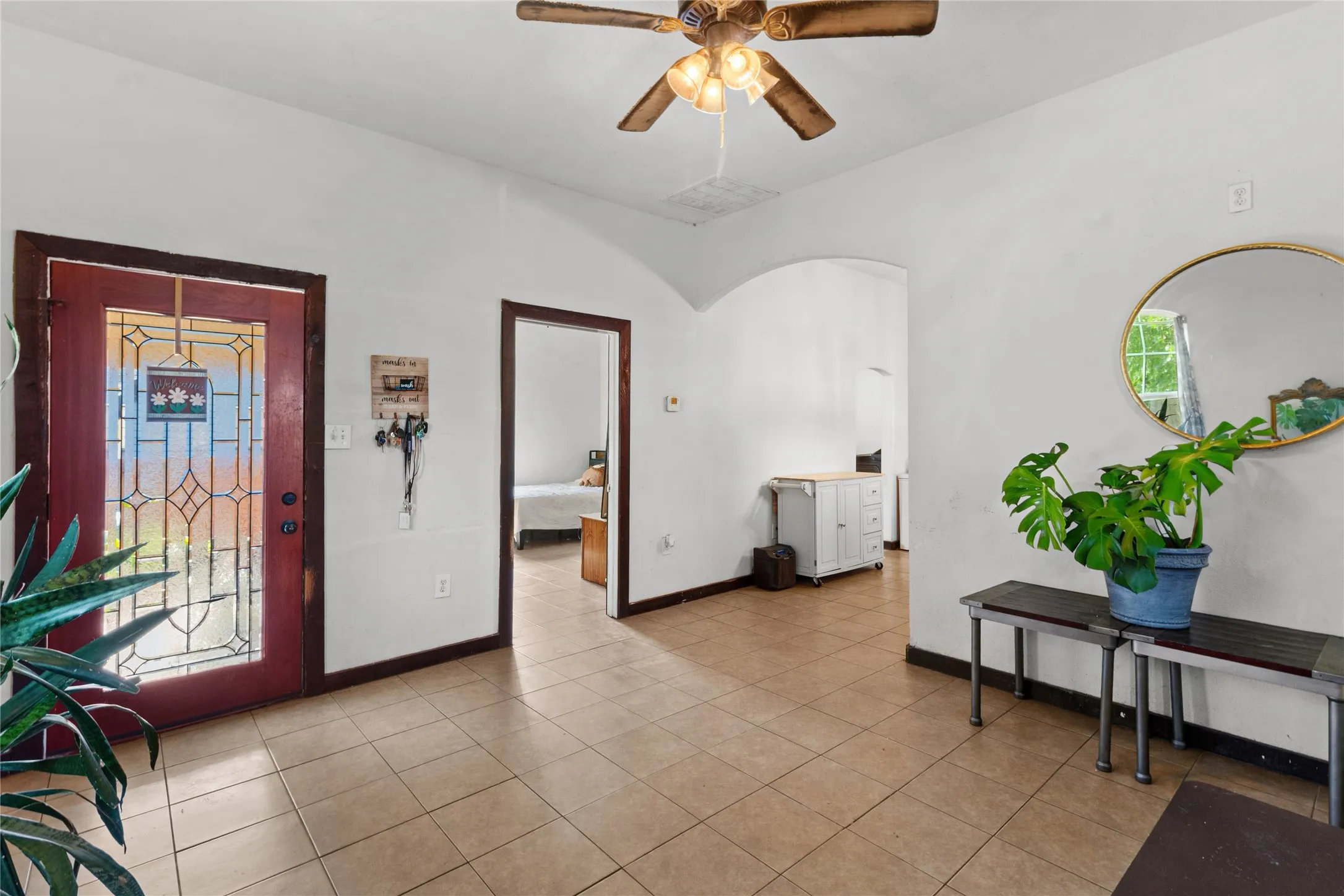 Single Family Residence For Sale in Ellis County , 105 E Linden Street, Ennis, Texas 75119, 4 Bedroom, 3 Bathroom, Garage spaces, 3,038 Sqft, built in 1946, mls#21319715, Real Estate Agent in Ennis, Homes For Sale in Ellis county, Homes For Sale in Ennis, Realtor in Ennis Texas, Real Estate Brokerage Independent Realty Texas, Luminita Cordes Realtor