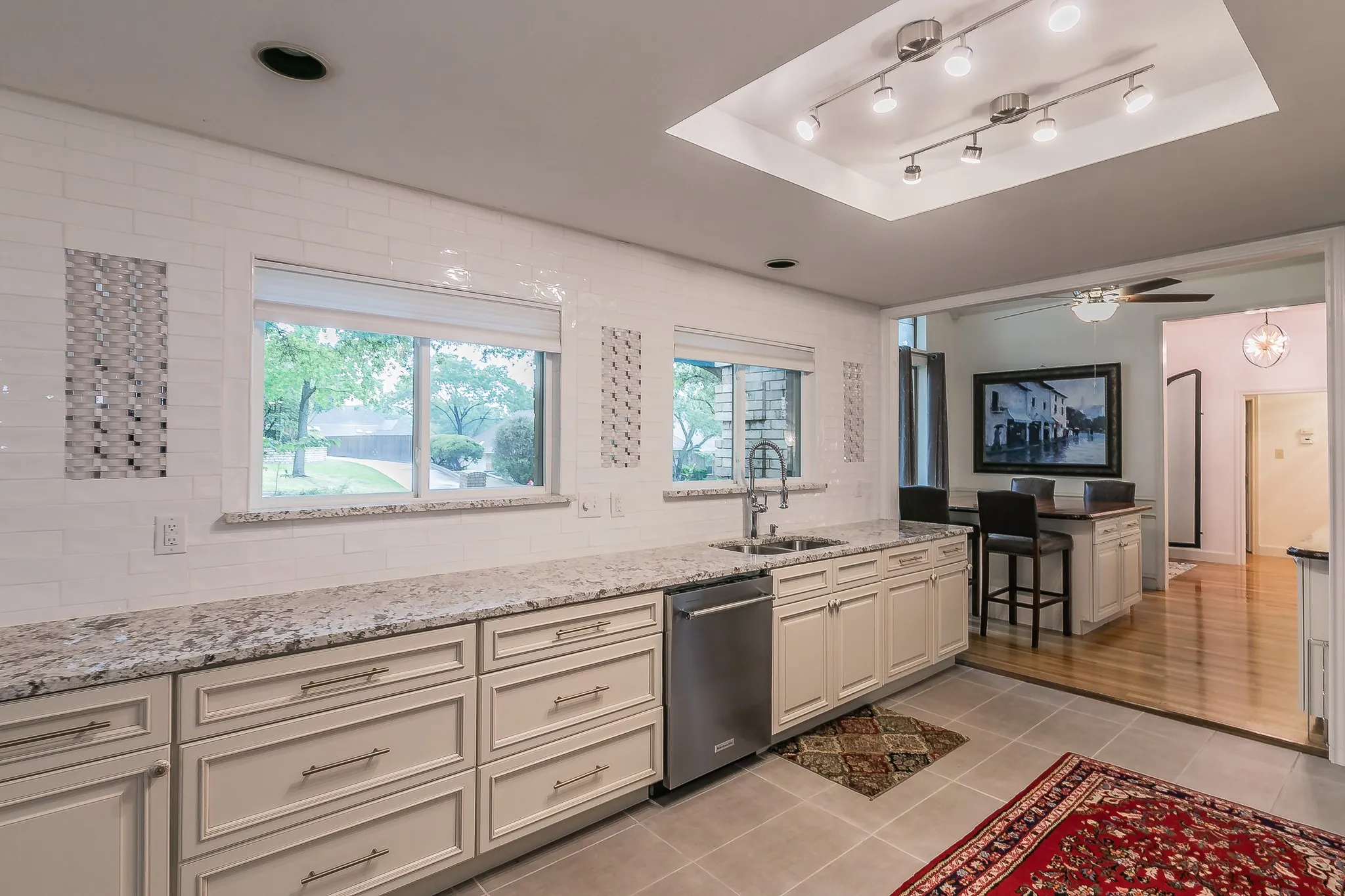 Single Family Residence For Rent in Tarrant County , 4105 Lexington Parkway, Colleyville, Texas 76034, 5 Bedrooms, 3 Bathrooms, 3 Garage spaces, 3,242 Sqft, built in 1987, Price $5,300, mls#21319694, Real Estate Agent in Colleyville, Homes For Rent in Tarrant county, Homes For Rent in Colleyville, Realtor in Colleyville Texas, Real Estate Brokerage Independent Realty Texas, Luminita Cordes Realtor