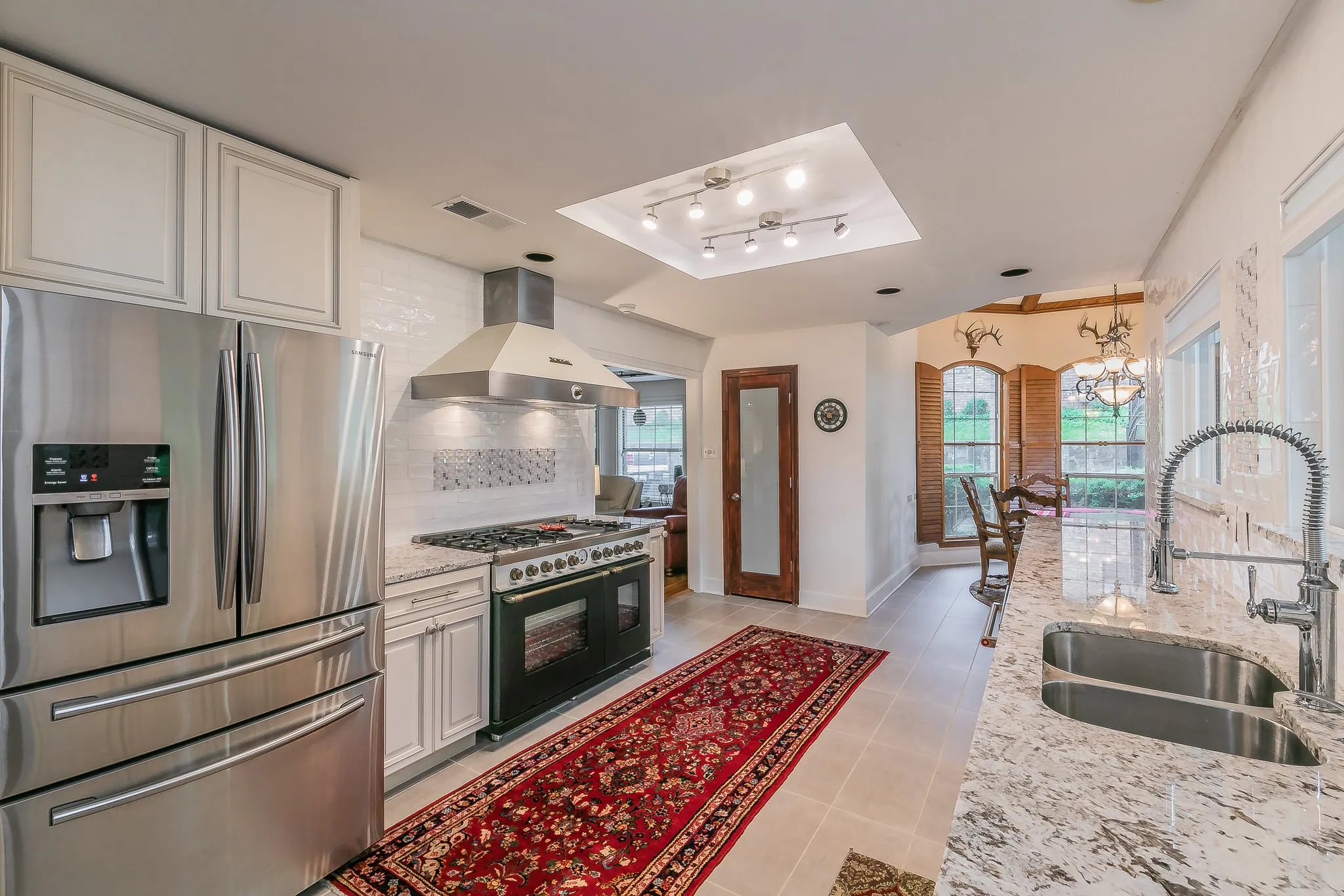 Single Family Residence For Rent in Tarrant County , 4105 Lexington Parkway, Colleyville, Texas 76034, 5 Bedrooms, 3 Bathrooms, 3 Garage spaces, 3,242 Sqft, built in 1987, Price $5,300, mls#21319694, Real Estate Agent in Colleyville, Homes For Rent in Tarrant county, Homes For Rent in Colleyville, Realtor in Colleyville Texas, Real Estate Brokerage Independent Realty Texas, Luminita Cordes Realtor